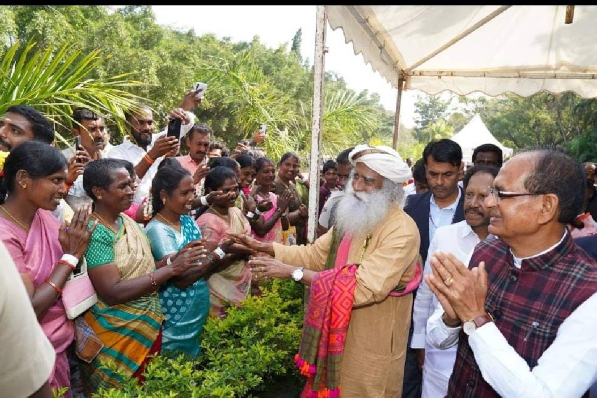 'കൃഷിഭൂമിയിൽ വിളയുന്നതെല്ലാം കർഷകർക്ക് അവകാശപ്പെട്ടതാകണം';ബ്രിട്ടീഷ് കാലനിയമങ്ങൾ ഭേദഗതി ചെയ്യണമെന്ന് സദ്ഗുരു