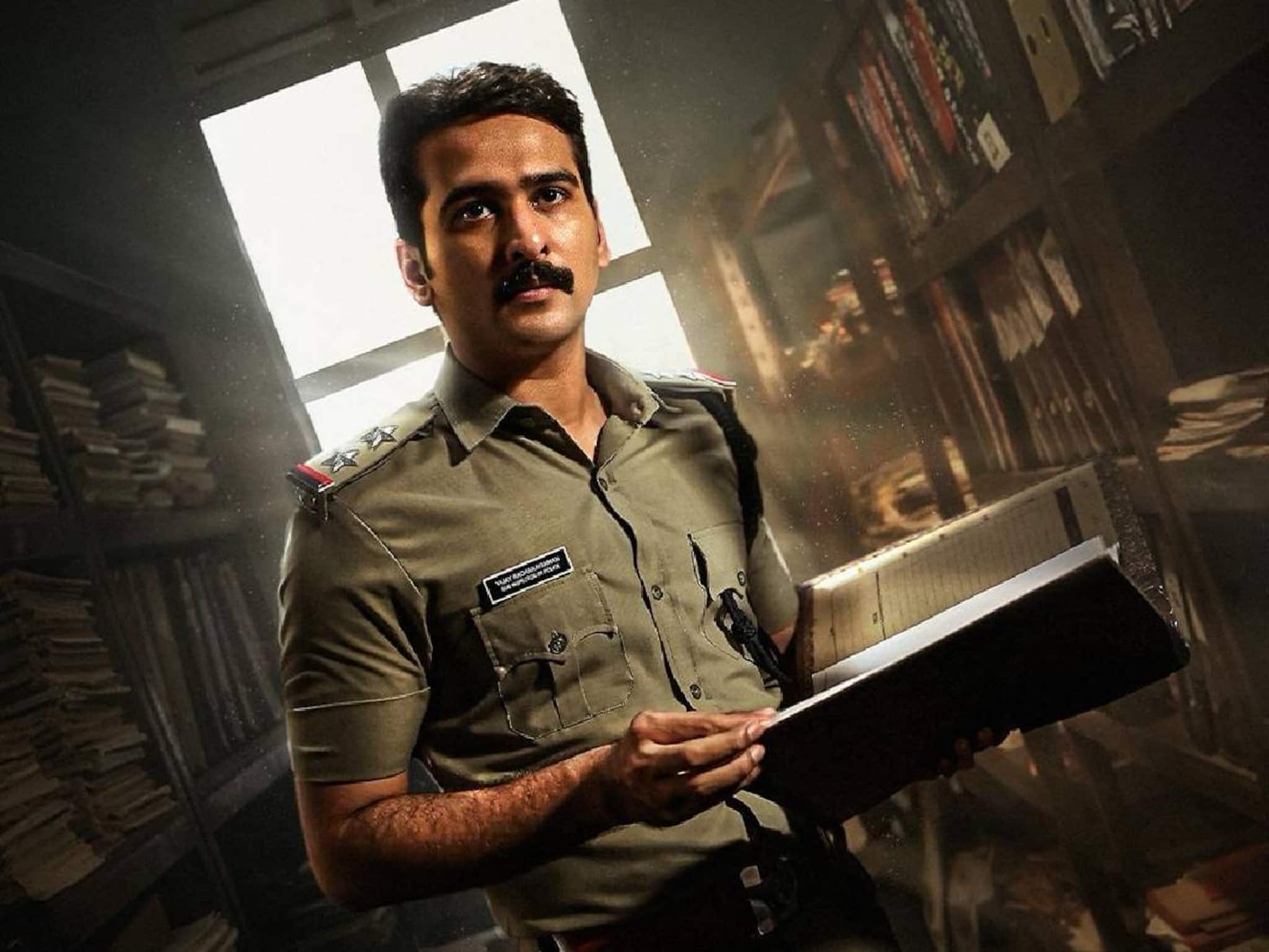 ദൃഢം: വീണ്ടും കാക്കി യൂണിഫോമിൽ ഷെയ്ൻ നിഗം; കേസ് ഫയലുകള്ക്ക് നടുവിൽ എസ്.ഐ. വിജയ് ദൃഢം: വീണ്ടും കാക്കി യൂണിഫോമിൽ ഷെയ്ൻ നിഗം; കേസ് ഫയലുകള്ക്ക് നടുവിൽ എസ്.ഐ. വിജയ്