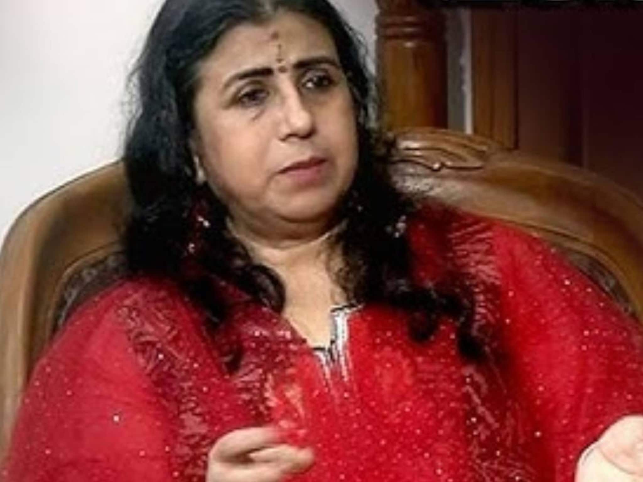 'കർമ തിരിച്ചടിക്കുന്നു'; ദീപ്തി മേരി വർഗീസിനെ വെട്ടിയത് കൂടെ നിന്ന അതേ പവർ ഗ്രൂപ്പെന്ന് സിമി റോസ്ബെൽ‌