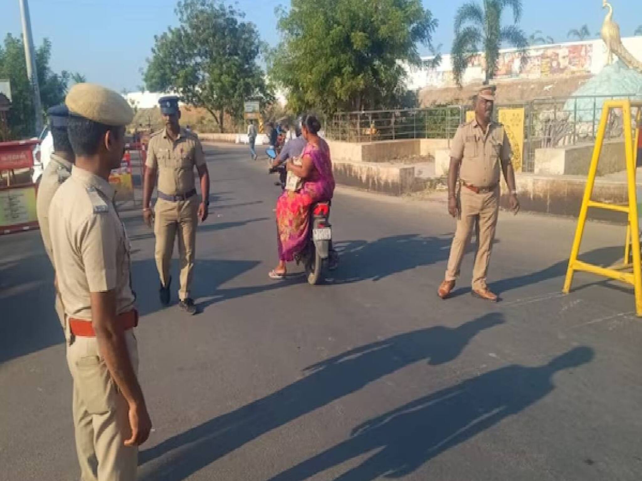 തമിഴ്നാട് മധുരയിലെ തിരുപ്പരൻകുണ്ഡ്രത്ത് കാര്‍ത്തിക ദീപം തെളിയിക്കുന്നതിനെച്ചൊല്ലി സംഘര്‍ഷം; നിരോധനാജ്ഞ