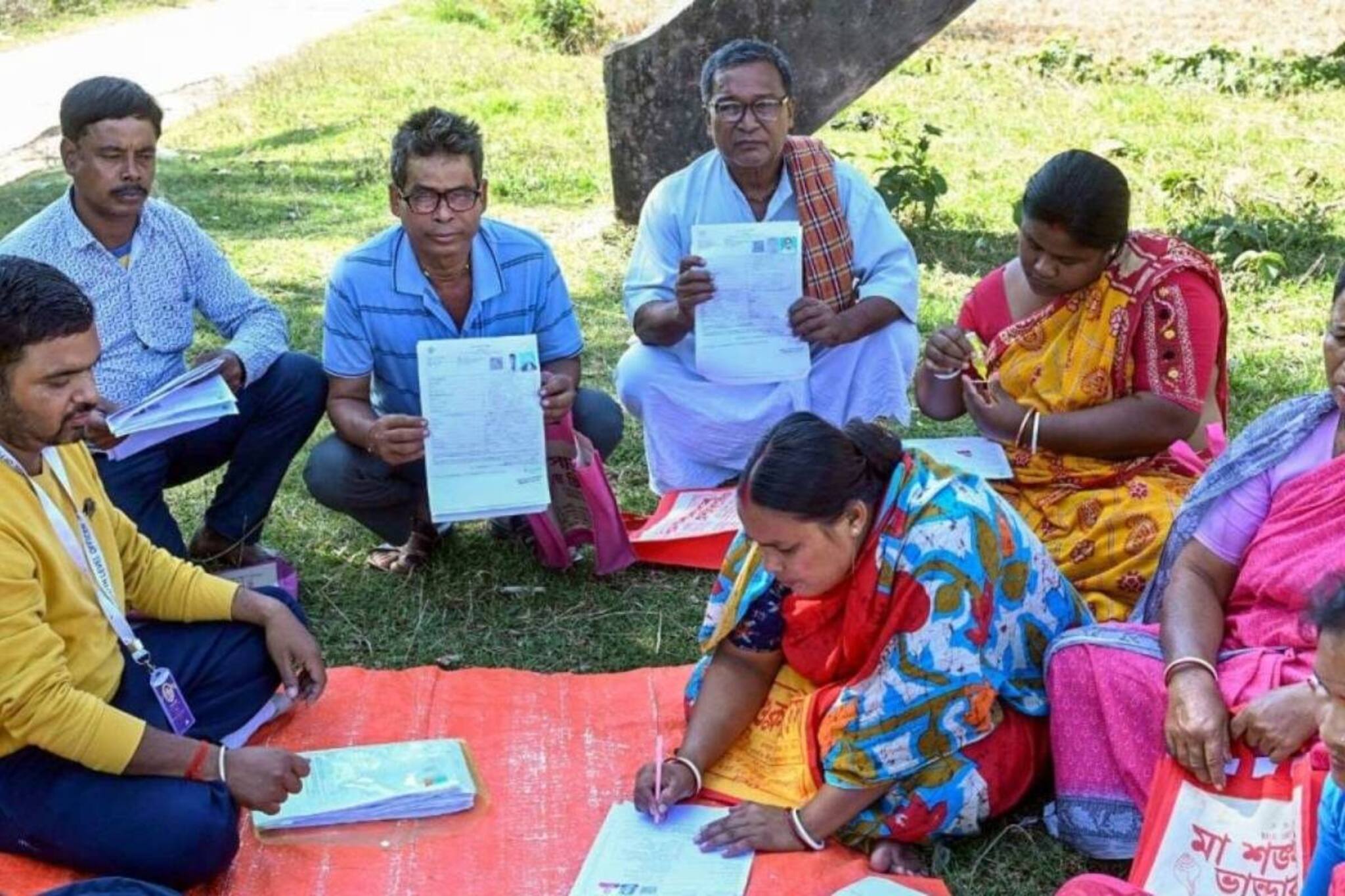 SIR|  പശ്ചിമ ബംഗാളിലെ വോട്ടർ പട്ടികയിൽ ഡിസംബർ ഒന്നു വരെ കണ്ടെത്തിയത്  21 ലക്ഷത്തിലധികം മരിച്ചുപോയവർ