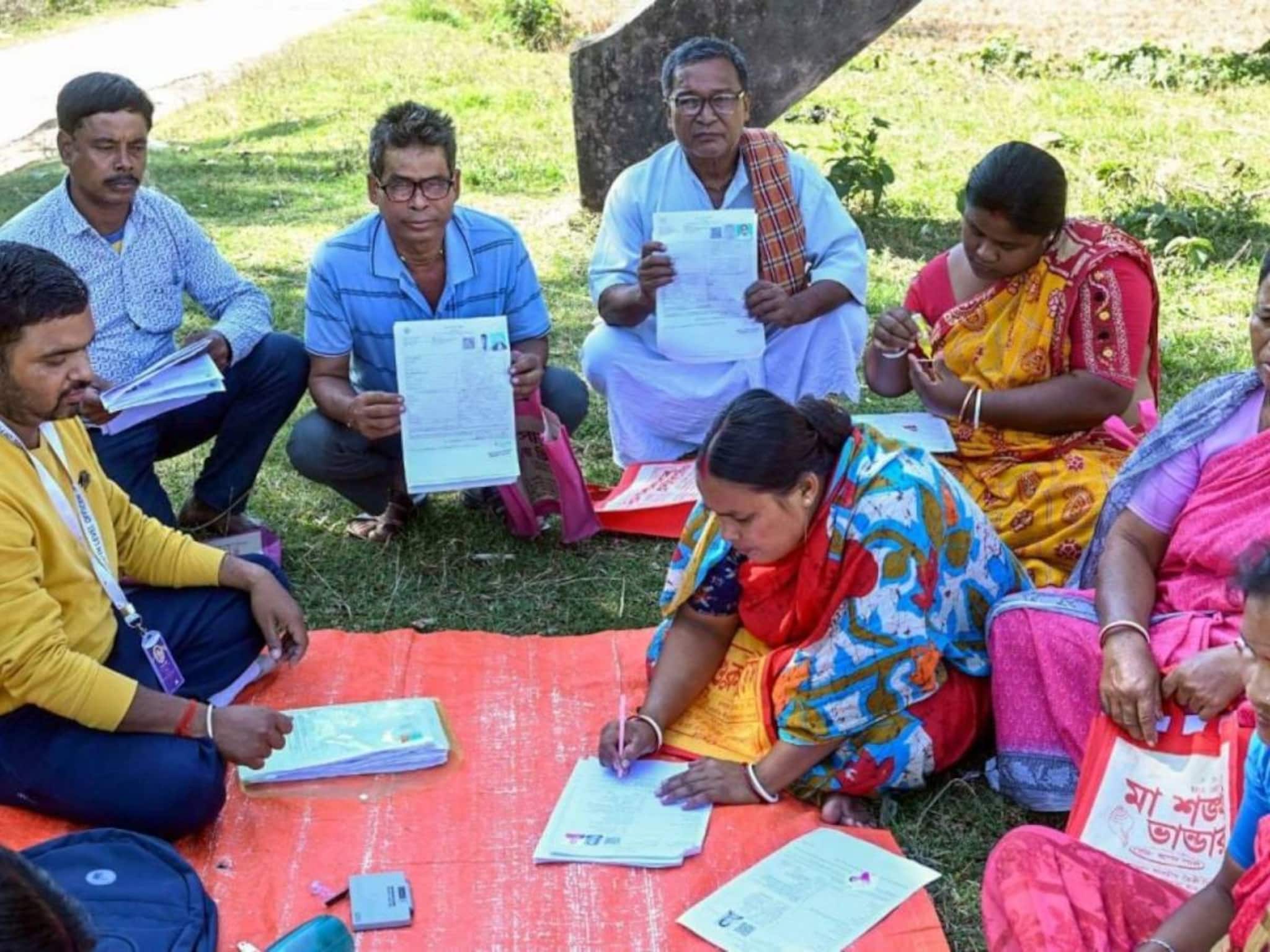 SIR|  പശ്ചിമ ബംഗാളിലെ വോട്ടർ പട്ടികയിൽ ഡിസംബർ ഒന്നു വരെ കണ്ടെത്തിയത്  21 ലക്ഷത്തിലധികം മരിച്ചുപോയവർ