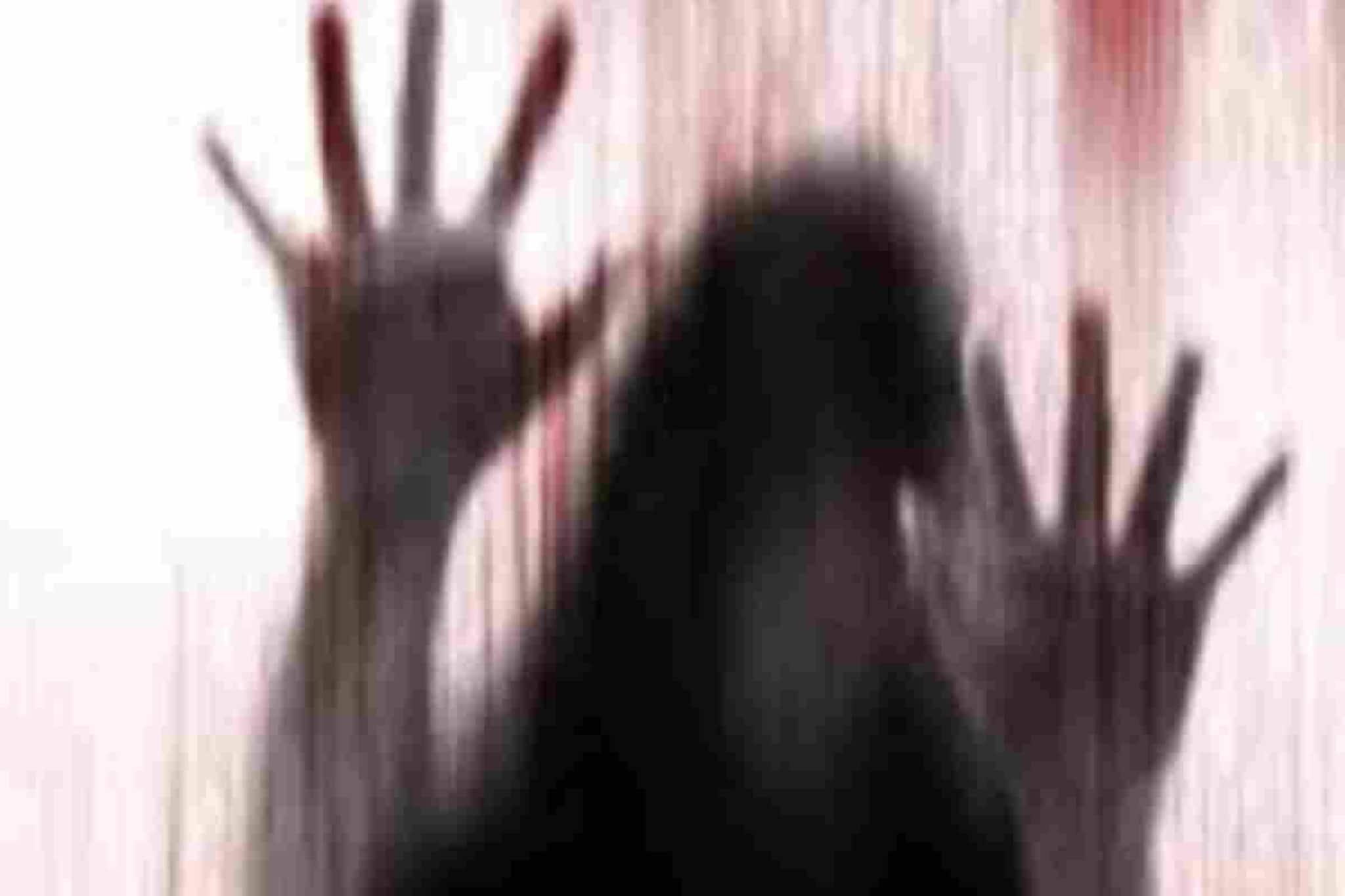 ഓടുന്ന വാഹനത്തിൽ 25കാരിയെ പീഡിപ്പിച്ച് റോഡിലേക്ക് വലിച്ചെറിഞ്ഞു; 3 മണിക്കൂർ ക്രൂരത; മുഖത്ത് മാത്രം 12 തുന്നലുകൾ ഓടുന്ന വാഹനത്തിൽ 25കാരിയെ പീഡിപ്പിച്ച് റോഡിലേക്ക് വലിച്ചെറിഞ്ഞു; 3 മണിക്കൂർ ക്രൂരത; മുഖത്ത് മാത്രം 12 തുന്നലുകൾ