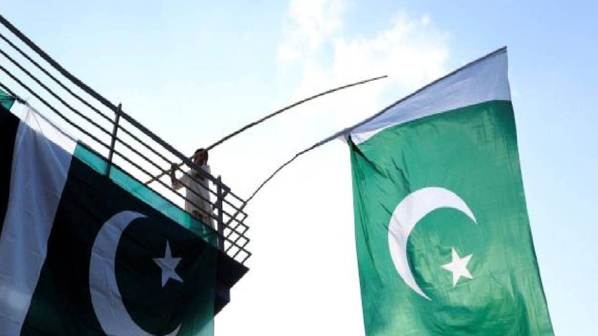 പാക് പൗരന്മാര്‍  ഇങ്ങോട്ട് വരണ്ട; യുഎഇ വിസ നല്‍കുന്നത് നിര്‍ത്തി