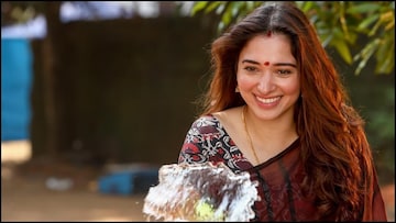 മിനിറ്റിന് ഒരു കോടി; പുതുവർഷത്തിൽ റെക്കോർഡ് പ്രതിഫലവുമായി തമിഴ് നടി മിനിറ്റിന് ഒരു കോടി; പുതുവർഷത്തിൽ റെക്കോർഡ് പ്രതിഫലവുമായി തമിഴ് നടി