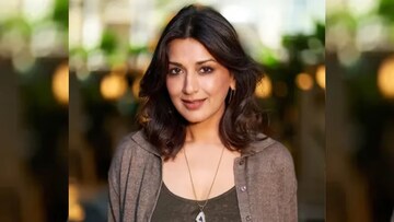 19-ാം വയസ്സിൽ സിനിമാ നടിയായി; കാൻസറിനെ പൊരുതി തോൽപിച്ച 250 കോടി ആസ്തിയുള്ള 51കാരി!