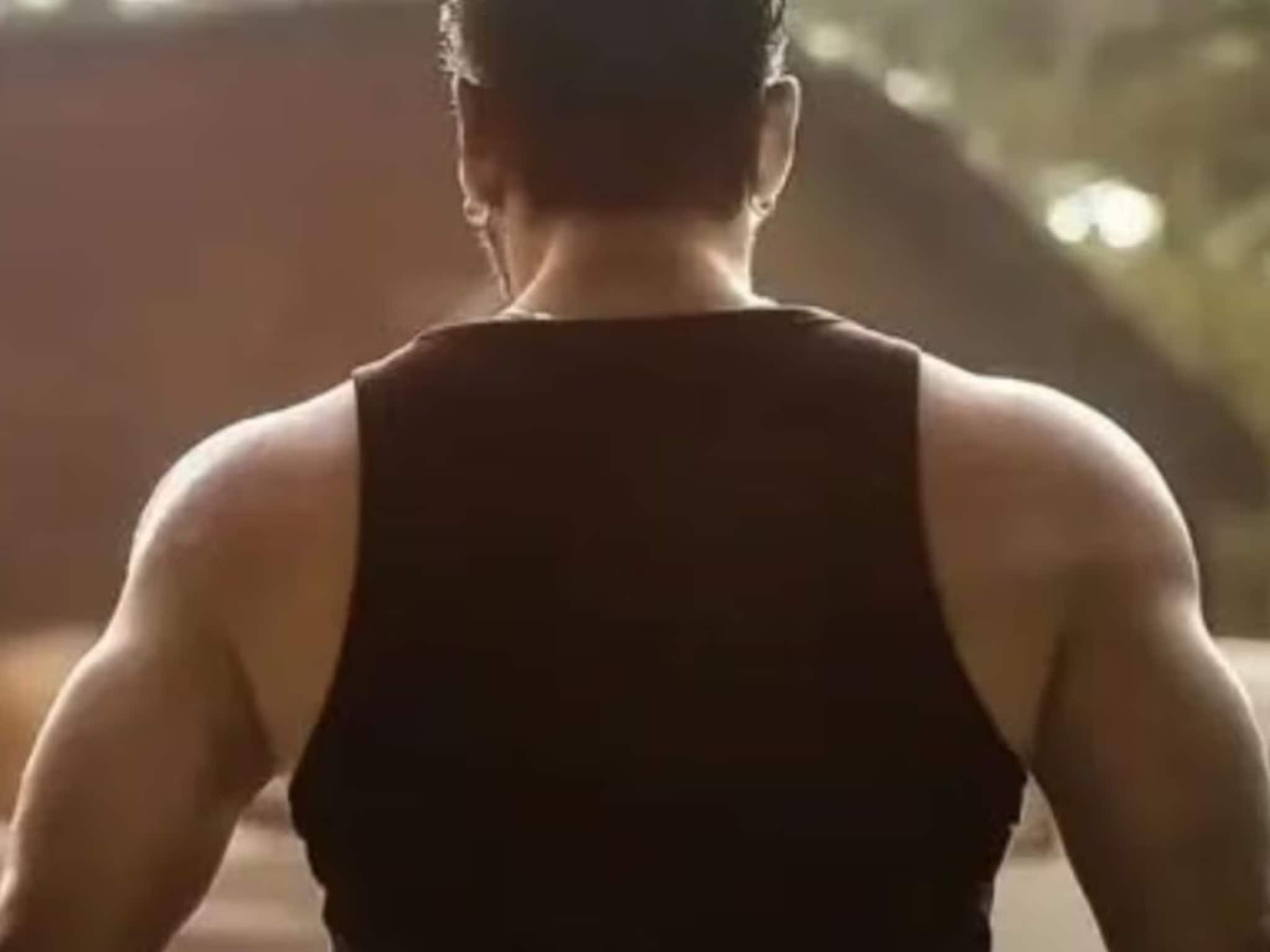 ഒരു സിനിമയ്ക്ക് 150 കോടി രൂപ പ്രതിഫലം; 2,900 കോടി രൂപയുടെ ആസ്തി; 60-ാം വയസിലും അവിവാഹിതനായി തുടരുന്ന നടൻ!