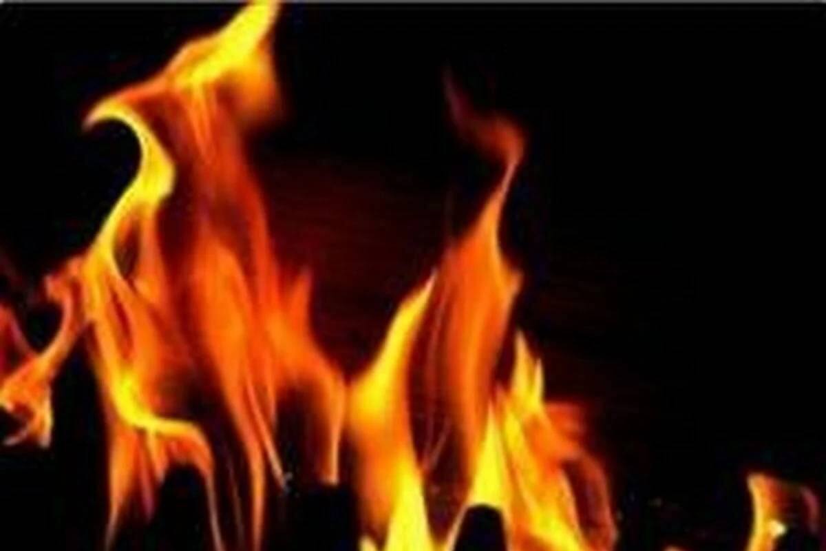 ഭാര്യയെ മോഷണക്കുറ്റത്തിന് അറസ്റ്റ് ചെയ്ത മനോവിഷമത്തിൽ യുവാവ് സ്വയം തീകൊളുത്തി ജീവനൊടുക്കി
