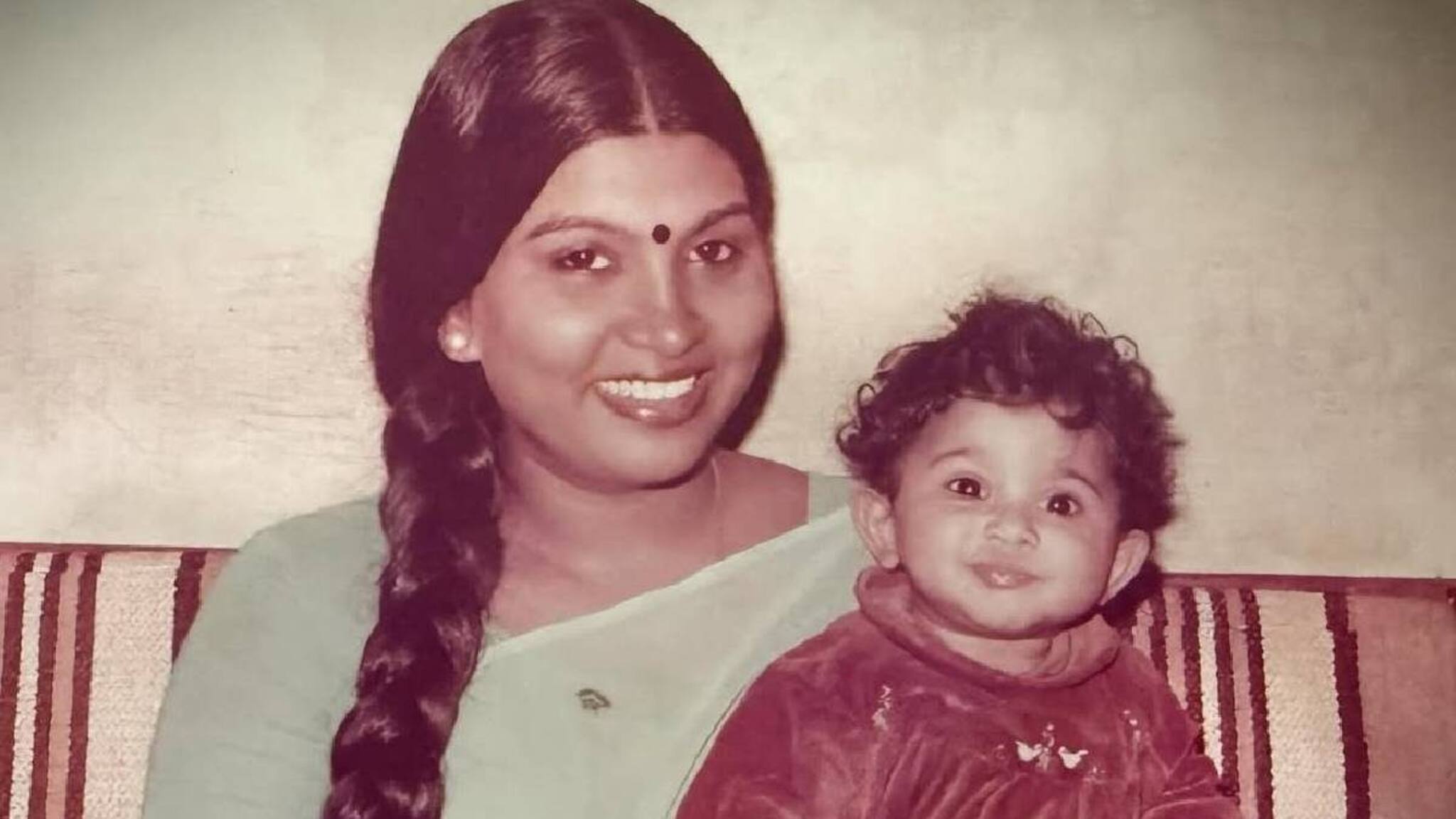 വാർത്താ കോളങ്ങളിൽ ദുഷ്‌ടയായി ചിത്രീകരിക്കപ്പെട്ട സെലിബ്രിറ്റി അമ്മായിയമ്മ; അമ്മയെ കുറിച്ച് മകളുടെ വാക്കുകൾ