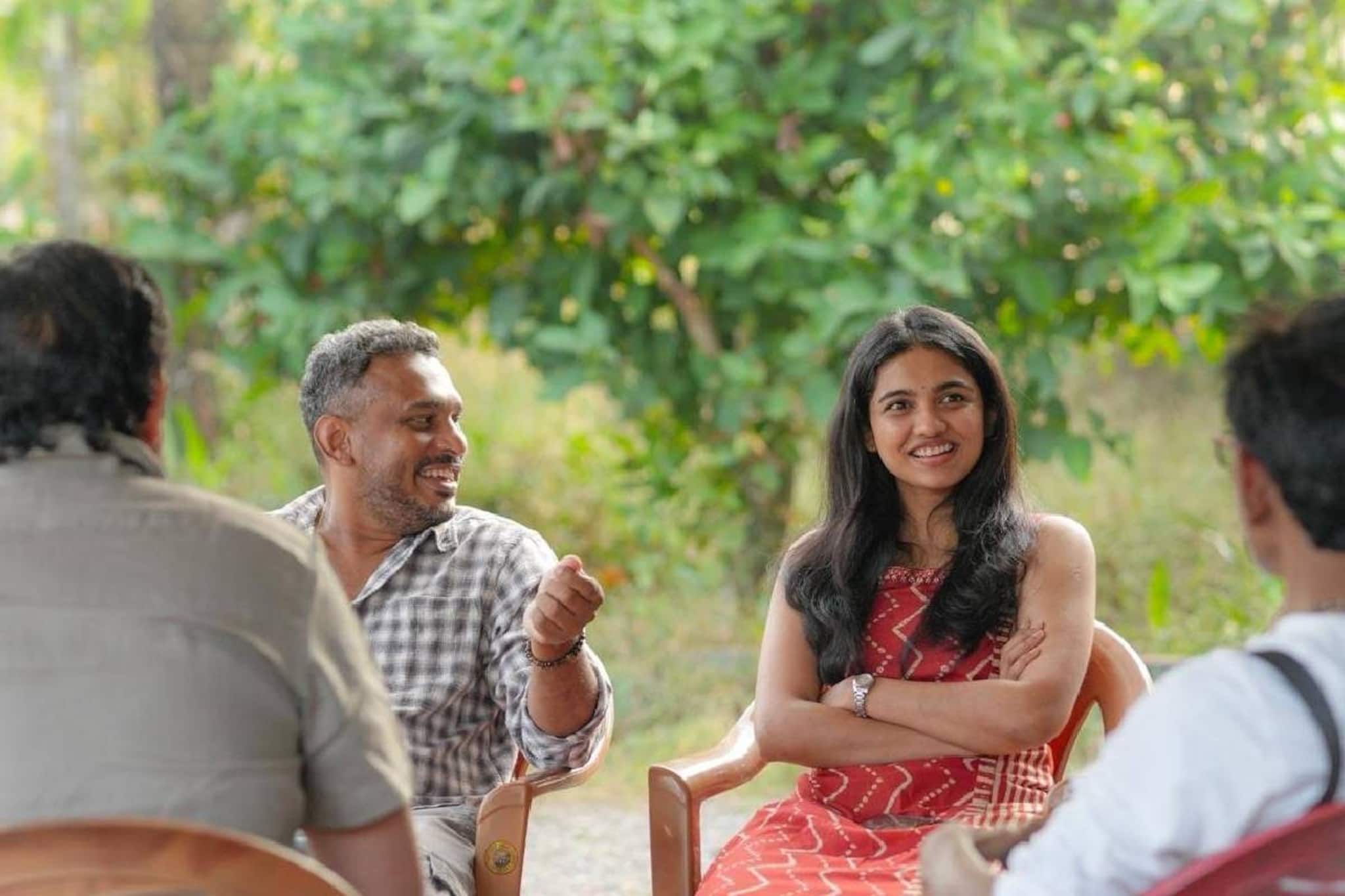 'ബത്ലഹേം കുടുംബ യൂണിറ്റ്': നിവിൻ പോളിയും 'പ്രേമലു' ടീമും ഒന്നിക്കുന്നു 'ബത്ലഹേം കുടുംബ യൂണിറ്റ്': നിവിൻ പോളിയും 'പ്രേമലു' ടീമും ഒന്നിക്കുന്നു