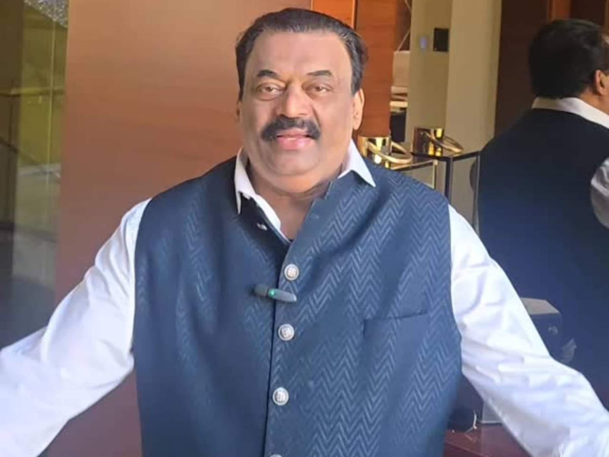 വമ്പൻചിത്രങ്ങളുടെ ശില്പിയായ സി.ജെ. റോയിയുടെ അകാലമരണം പുതിയ സിനിമയുടെ റിലീസ് പ്രഖ്യാപിച്ച ദിവസം