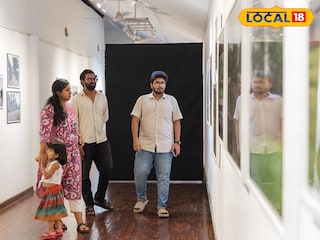 റിഫ്ലെക്ഷൻസ് പ്രദർശനം കാണാനെത്തിയവർ