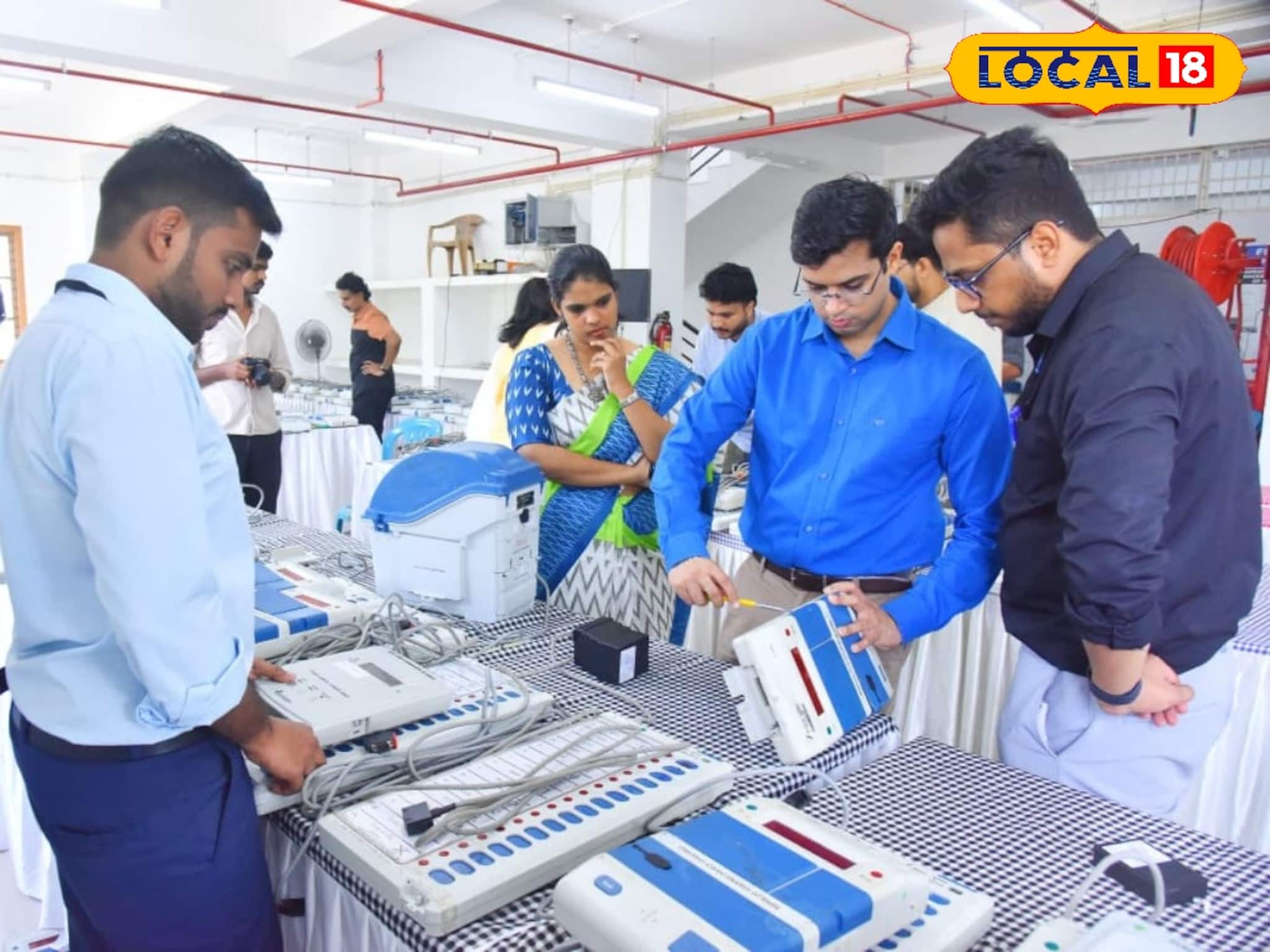 നിയമസഭാ തിരഞ്ഞെടുപ്പ് 2026: കോഴിക്കോട് വോട്ടിങ് യന്ത്രങ്ങളുടെ ആദ്യഘട്ട പരിശോധന തുടങ്ങി നിയമസഭാ തിരഞ്ഞെടുപ്പ് 2026: കോഴിക്കോട് വോട്ടിങ് യന്ത്രങ്ങളുടെ ആദ്യഘട്ട പരിശോധന തുടങ്ങി