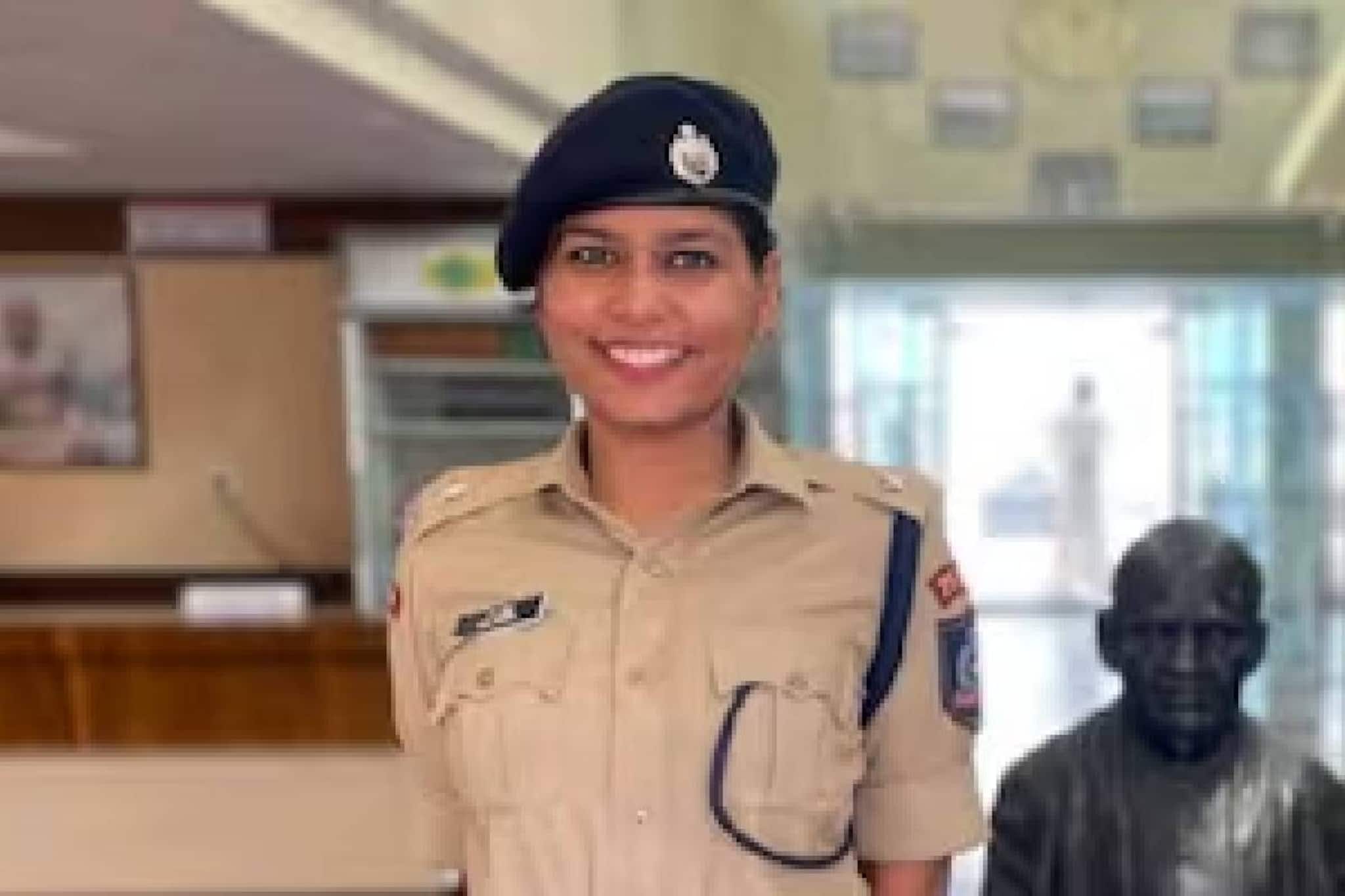 ടിവികെ റാലിയില്‍ കൂടുതല്‍ ആള്‍ക്കൂട്ടത്തെ അനുവദിച്ച വിജയ്‌യുടെ അനുയായിയെ തടഞ്ഞ ഐപിഎസ് ഉദ്യോഗസ്ഥയെ സ്ഥലംമാറ്റി