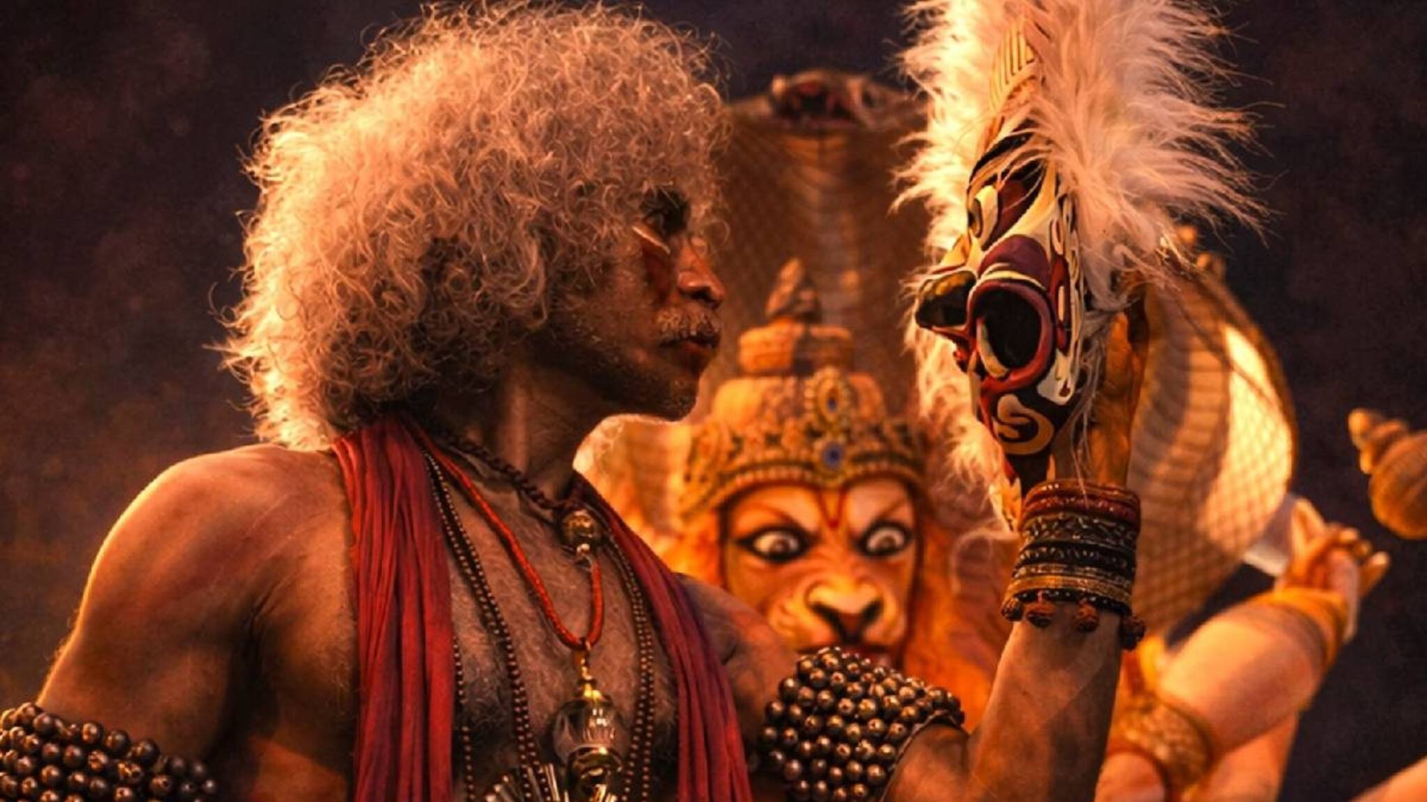 മലയാളത്തിൽ നിറഞ്ഞാടാൻ വീണ്ടും മകരന്ദ് ദേശ്പാണ്ഡെ; നരസിംഹ മൂപ്പനായി വവ്വാലിൽ