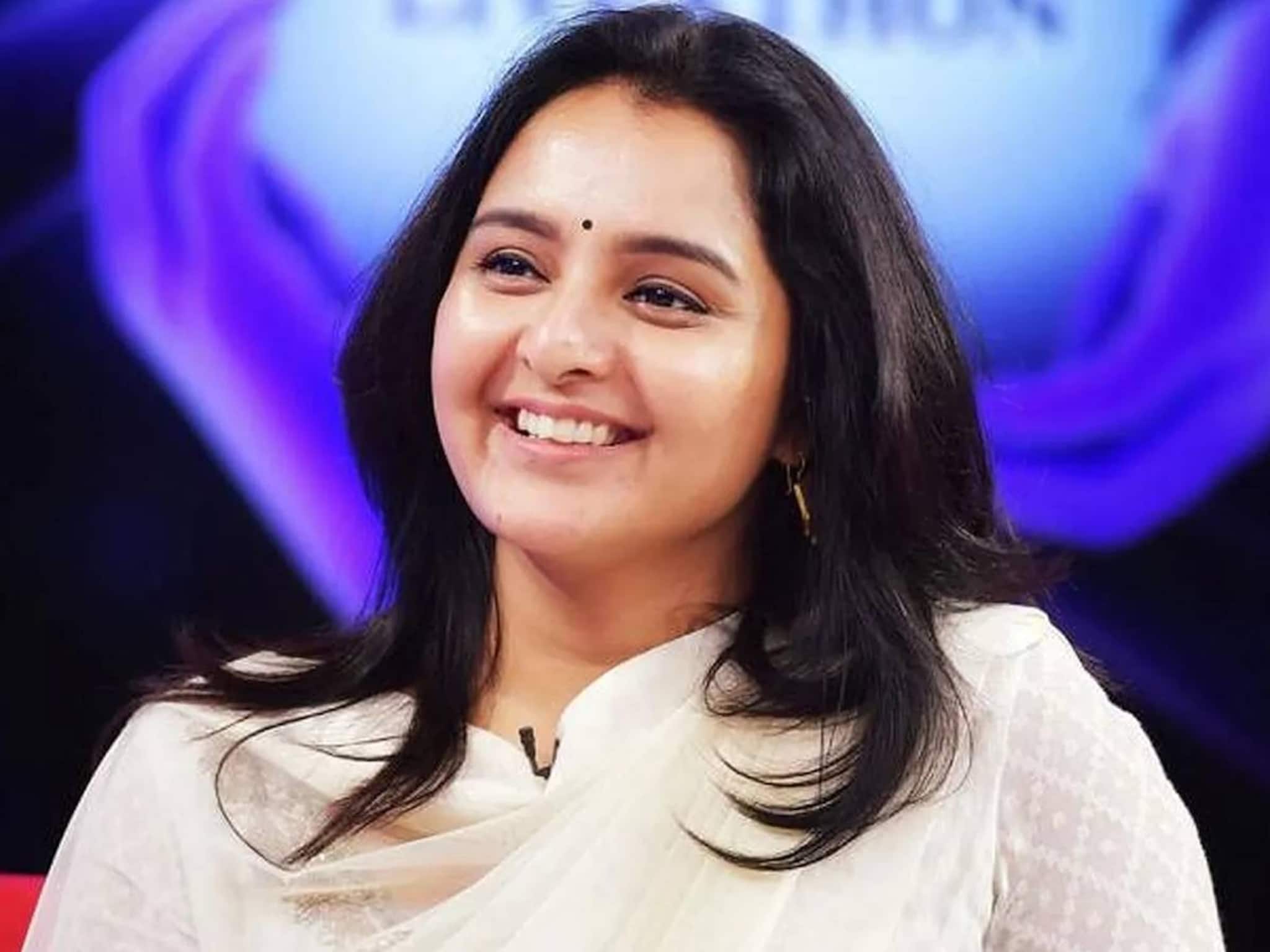 'വിവാഹം ജീവിതത്തിന്റെ അവസാന ലക്ഷ്യമല്ല, സാമ്പത്തിക സ്വാതന്ത്ര്യമാണ് പ്രധാനം'; മഞ്ജു വാര്യർ