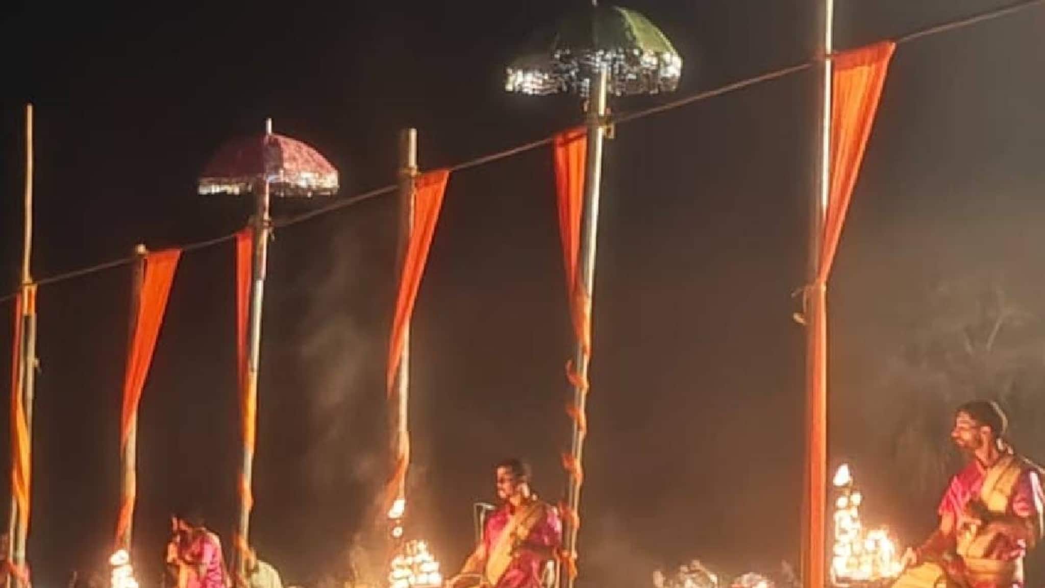 കേരളത്തിന്റെ കുംഭമേള; കാശിയിൽ നിന്നുള്ള പുരോഹിതരുടെ സാന്നിധ്യത്തിൽ നിളാ ആരതിക്ക് തുടക്കം