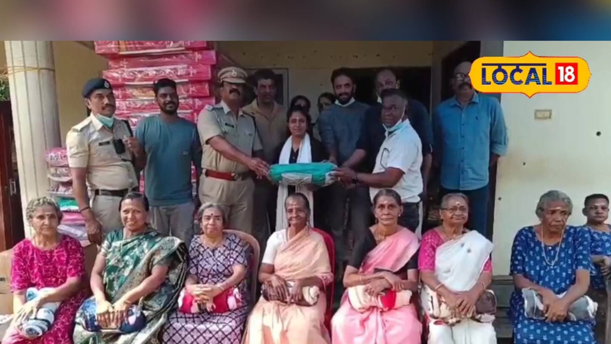 സ്നേഹ സാന്ത്വനമായി റെയിൽവേ ഉദ്യോഗസ്ഥർ; അമൃതഭവനിൽ കിടക്കകളും ബെഡ്ഷീറ്റുകളും സമ്മാനിച്ചു