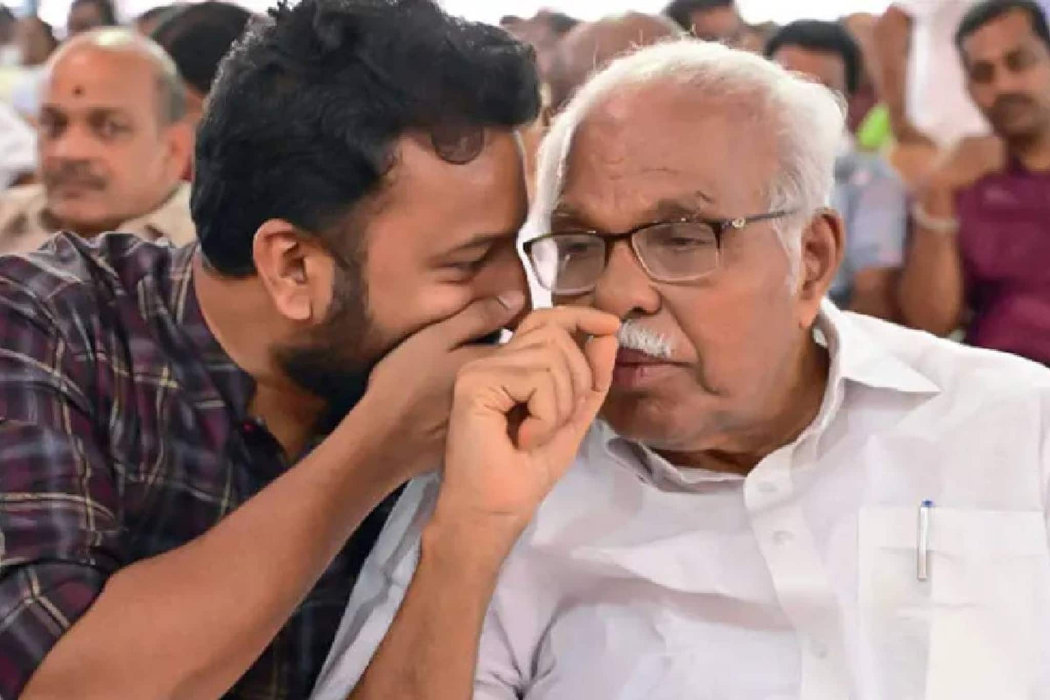 പാലക്കാട് സ്ഥാനാർഥി; രാഹുൽ മാങ്കൂട്ടത്തിൽ അടുത്തിരുന്ന് 'കുശലം' പറഞ്ഞതിന് പിന്നാലെ തിരുത്തുമായി പി.ജെ. കുര്യൻ