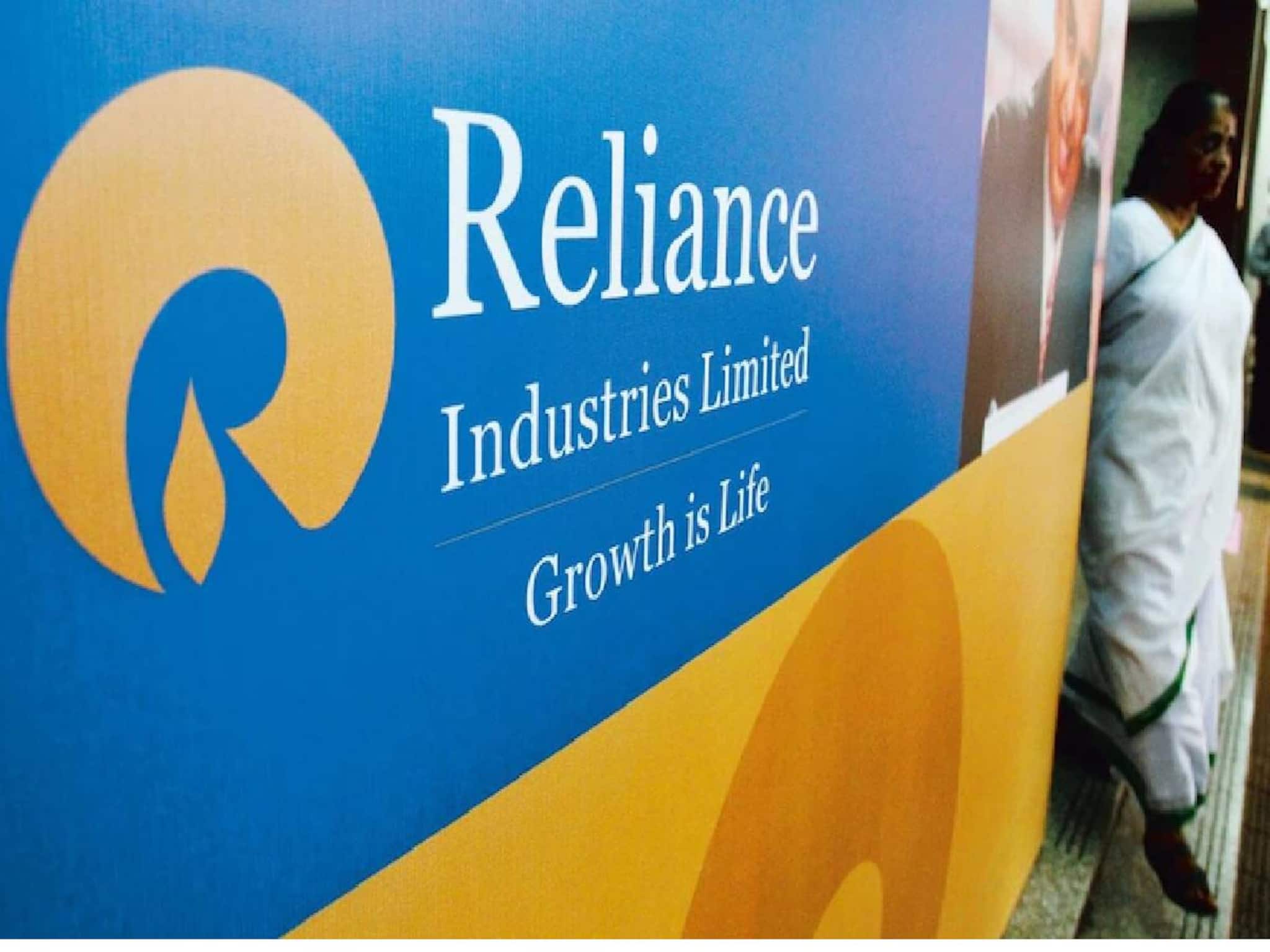 മൂന്നാം പാദം; റിലയന്‍സ് ഇന്‍ഡസ്ട്രീസിന്റെ ലാഭം 22,290 കോടി രൂപയിലെത്തി; വരുമാനത്തില്‍ 10% വര്‍ദ്ധനവ്