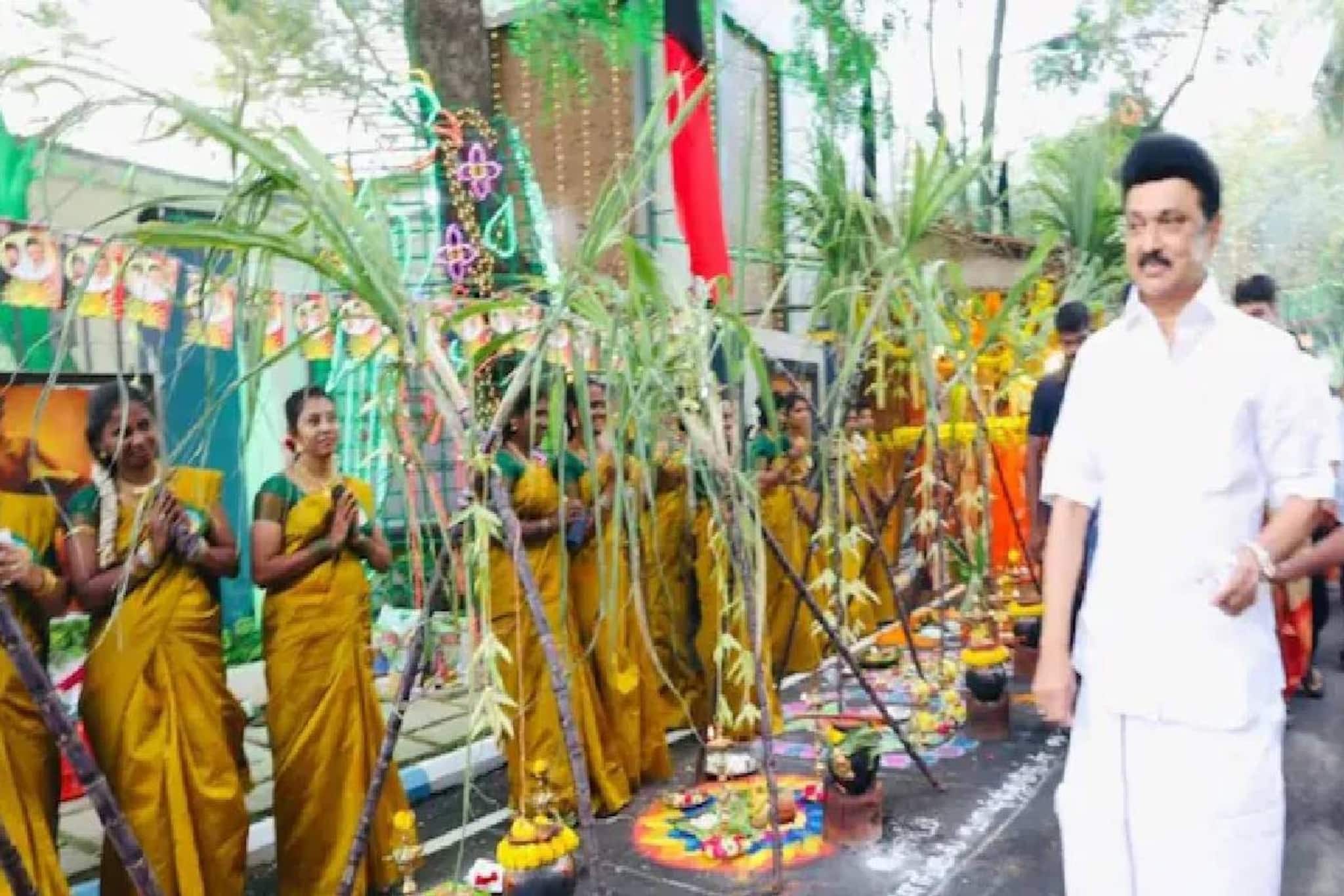 റേഷൻ കാർഡ് ഉടമകൾക്ക് പൊങ്കൽ സമ്മാനമായി 3000 രൂപ പ്രഖ്യാപിച്ച് തമിഴ്‌നാട് സർക്കാർ
