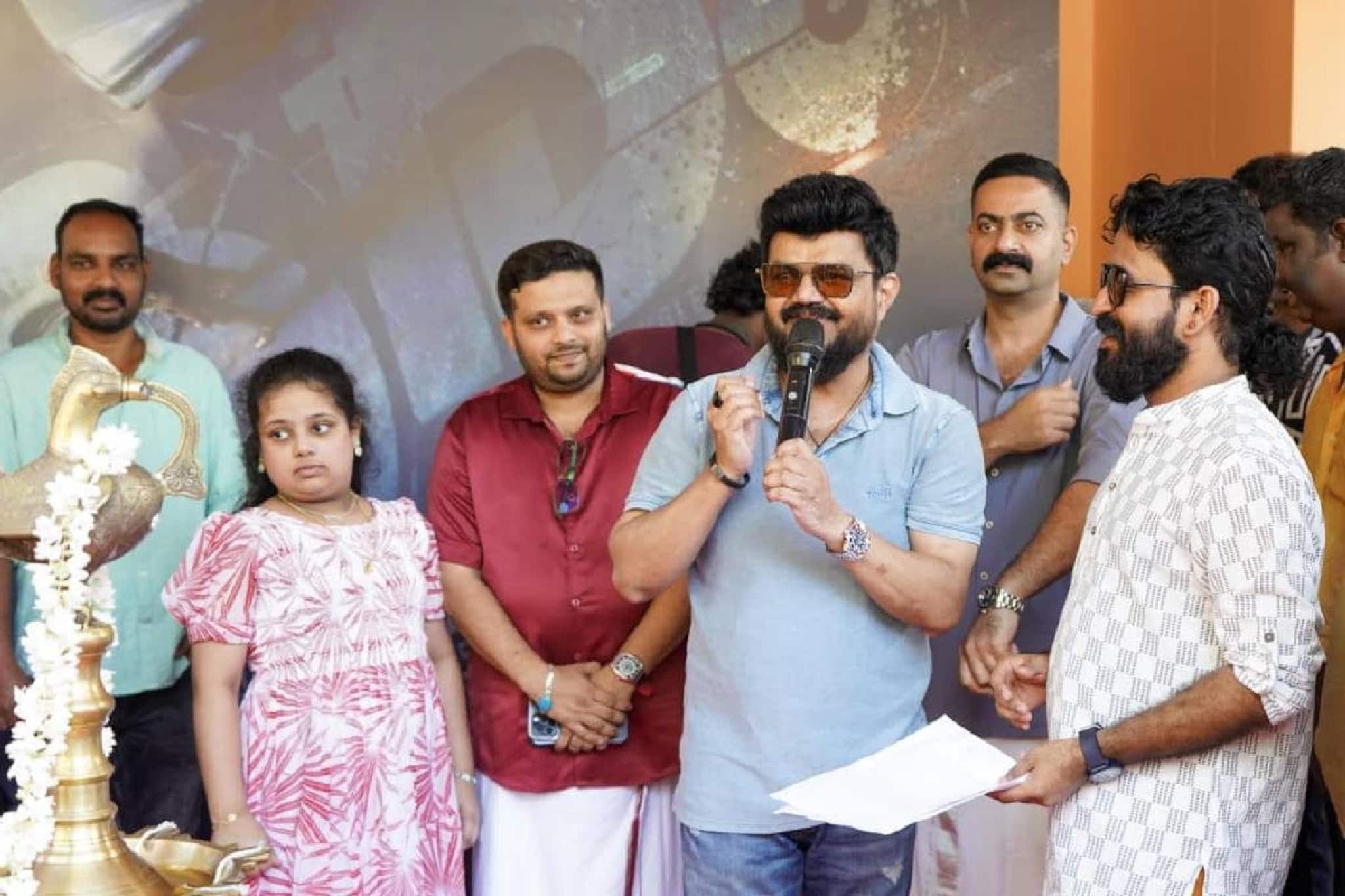 സൈജു കുറുപ്പ് പോലീസ് വേഷത്തിൽ; 'ആരം' ചിത്രീകരണം ആരംഭിച്ചു സൈജു കുറുപ്പ് പോലീസ് വേഷത്തിൽ; 'ആരം' ചിത്രീകരണം ആരംഭിച്ചു