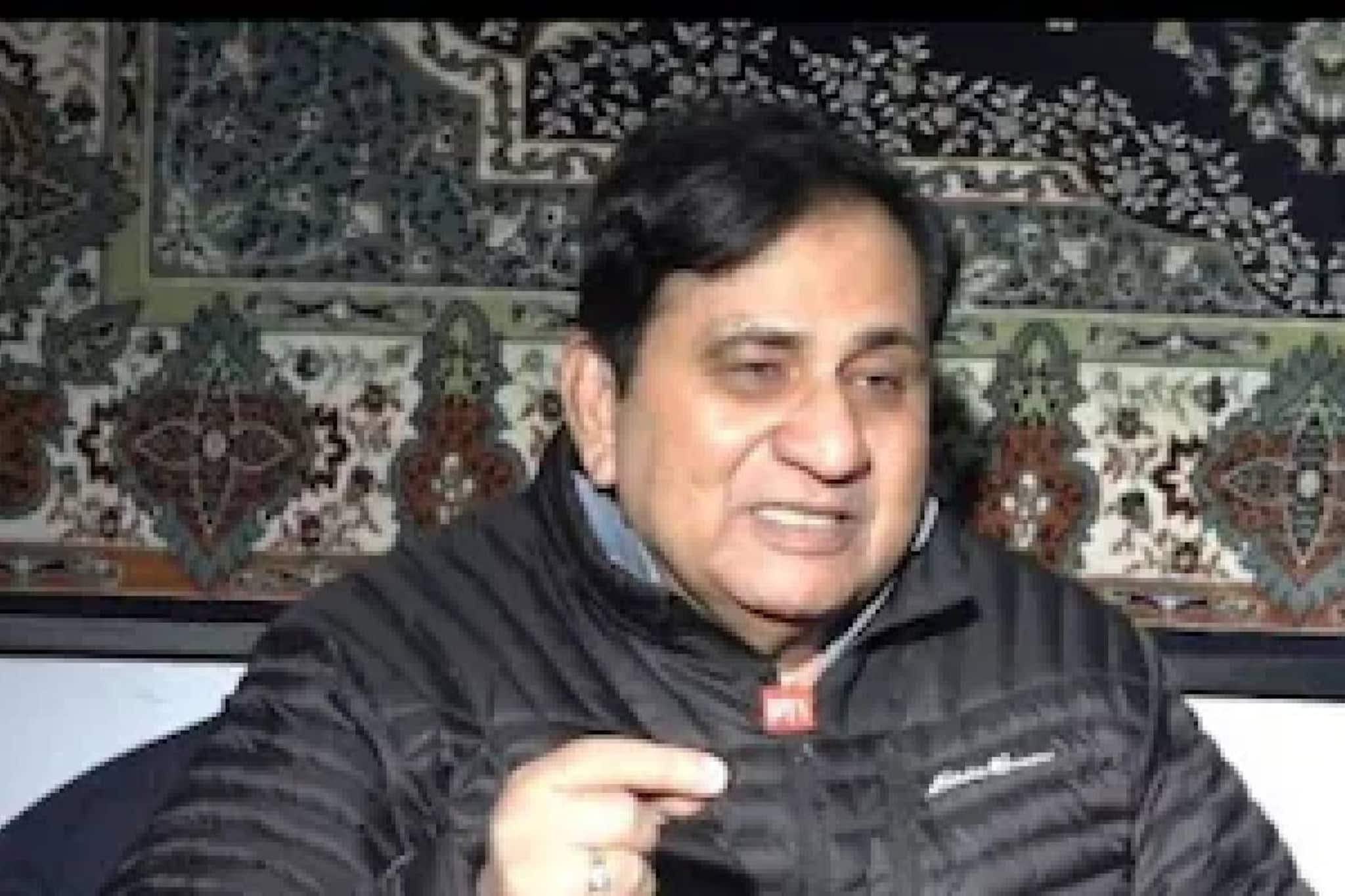 കോണ്‍ഗ്രസ് നേതാവ് ഷക്കീല്‍ അഹമ്മദിന്റെ പുറത്തുപോക്ക് പാര്‍ട്ടിക്കുള്ളിലെ മുസ്ലീം നേതാക്കളുടെ അതൃപ്‌തിയുടെ...