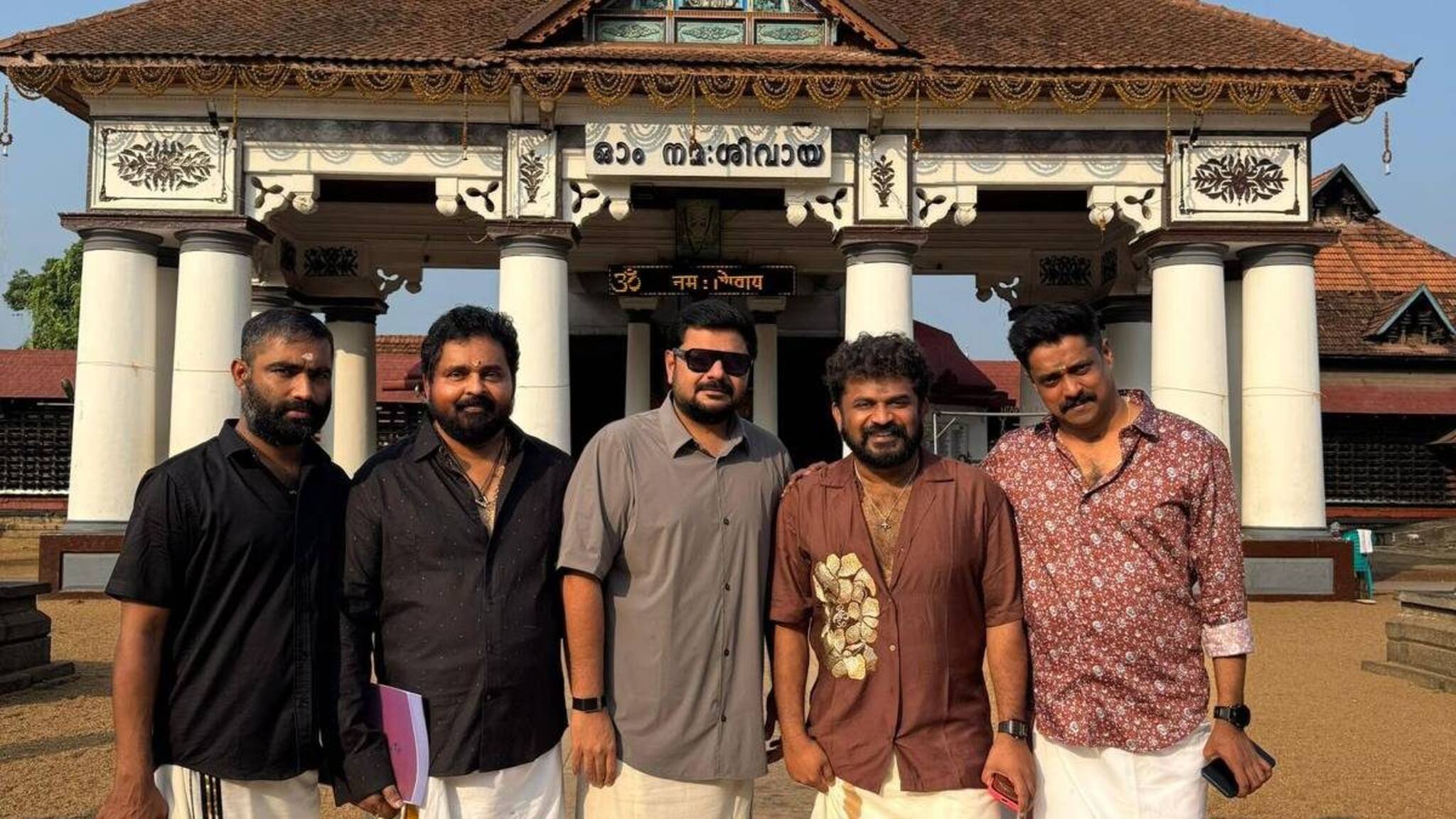 വൈക്കത്തപ്പന്റെ മുന്നിൽ സ്ക്രിപ്റ്റുമായി തരുൺ മൂർത്തിയും കൂട്ടരും; മോഹൻലാൽ ചിത്രത്തിന്റെ പുത്തൻ അപ്ഡേറ്റ്