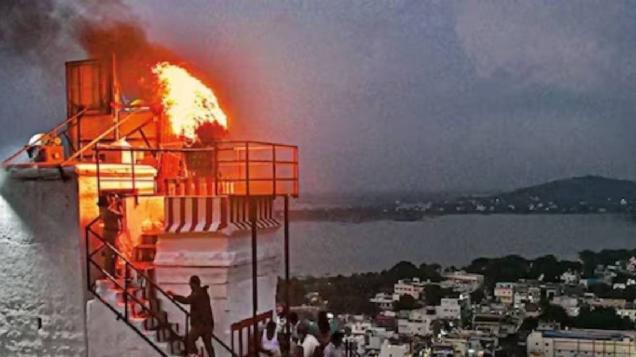 ക്ഷേത്രദീപം തെളിക്കണം; തിരുപ്പറംകുണ്ഡ്രം ദീപം വിവാദത്തിൽ വിധി ശരിവെച്ച് മദ്രാസ് ഹൈക്കോടതി