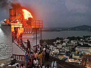 തിരുപ്പറംകുണ്ഡ്രം ദീപം തിരുപ്പറംകുണ്ഡ്രം ദീപം