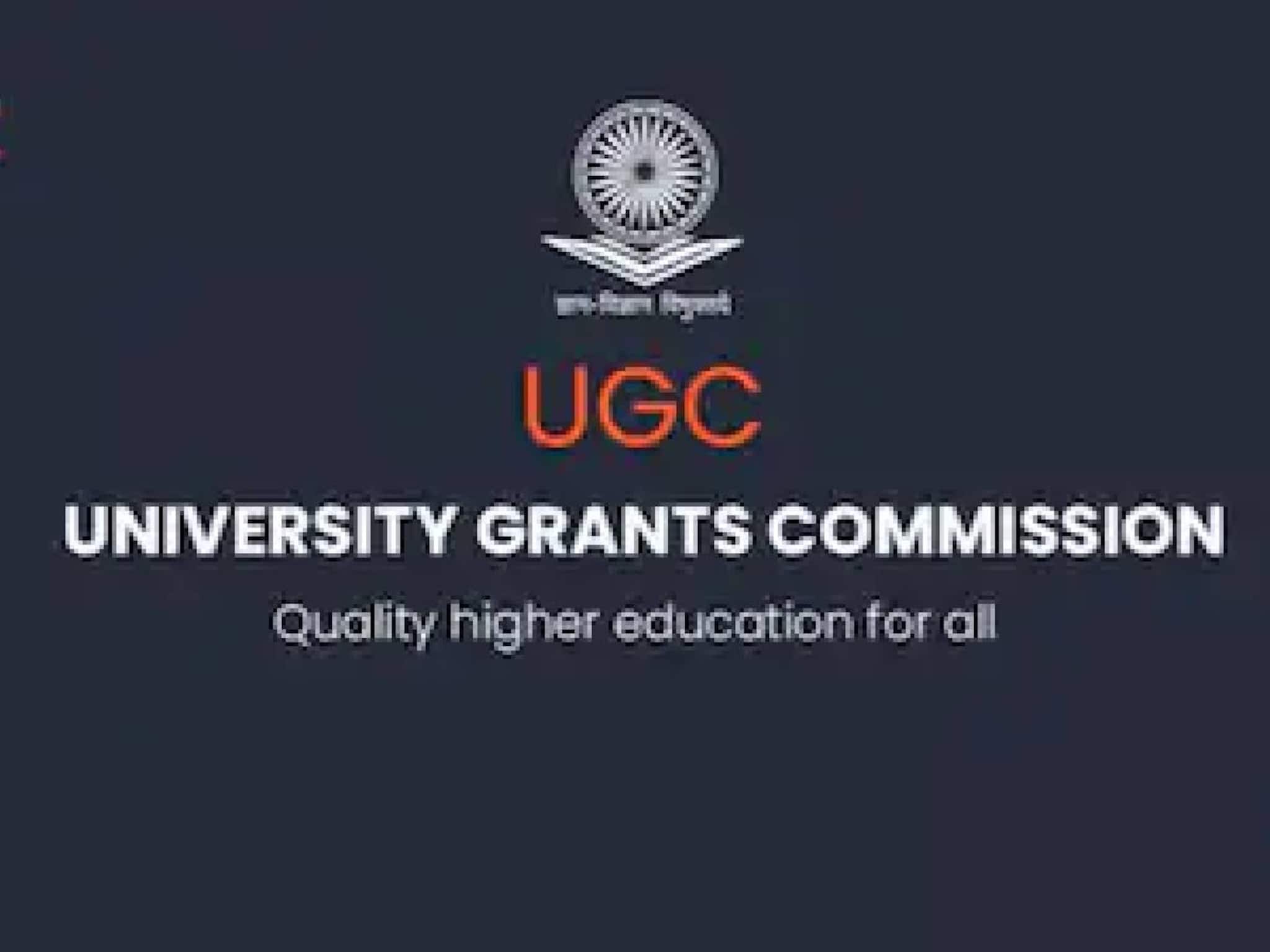 പ്രതിഷേധം കനക്കുന്നതിനിടെ യുജിസി തുല്യതാ ചട്ടങ്ങളില് കേന്ദ്രസര്ക്കാര് കൂടുതല് വ്യക്തത വരുത്തിയേക്കും പ്രതിഷേധം കനക്കുന്നതിനിടെ യുജിസി തുല്യതാ ചട്ടങ്ങളില് കേന്ദ്രസര്ക്കാര് കൂടുതല് വ്യക്തത വരുത്തിയേക്കും