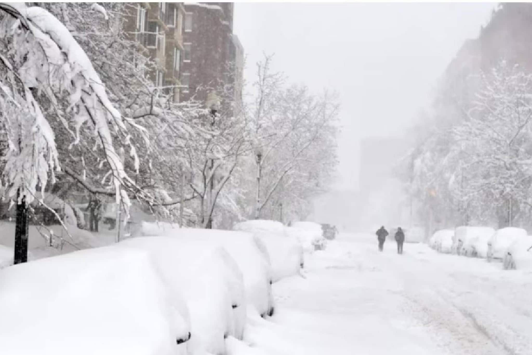 യുഎസിൽ അതിശൈത്യത്തിൽ മരിച്ചവരുടെ എണ്ണം 35 ആയി; ജാഗ്രത പാലിക്കാൻ 22 കോടി പേർക്ക് നിർദേശം യുഎസിൽ അതിശൈത്യത്തിൽ മരിച്ചവരുടെ എണ്ണം 35 ആയി; ജാഗ്രത പാലിക്കാൻ 22 കോടി പേർക്ക് നിർദേശം