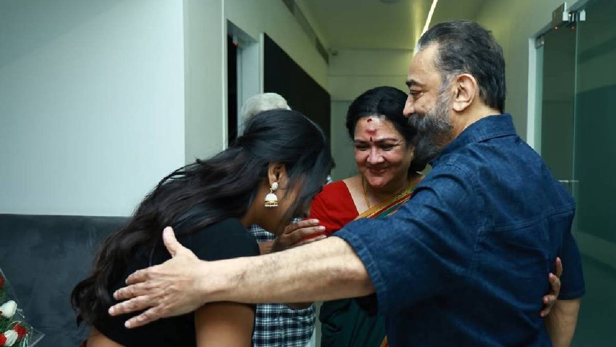 ആ കൈക്കുഞ്ഞാണിത്; സെറ്റിൽ കമൽ ഹാസൻ എടുത്തുകൊണ്ട് നടന്ന് ഭക്ഷണം കൊടുത്ത താരത്തിന്റെ മകളെ വീണ്ടും കണ്ടപ്പോൾ