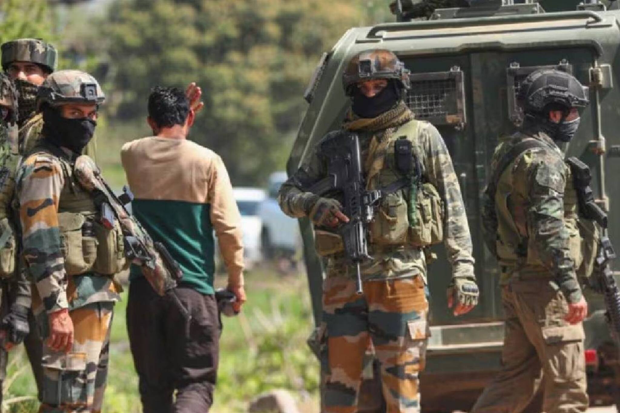 ജമ്മു കശ്മീരിൽ സൈനിക വാഹനം കൊക്കയിലേക്ക് മറിഞ്ഞ് 10 സൈനികർക്ക് വീരമൃത്യു; 7 പേർക്ക് പരിക്ക്