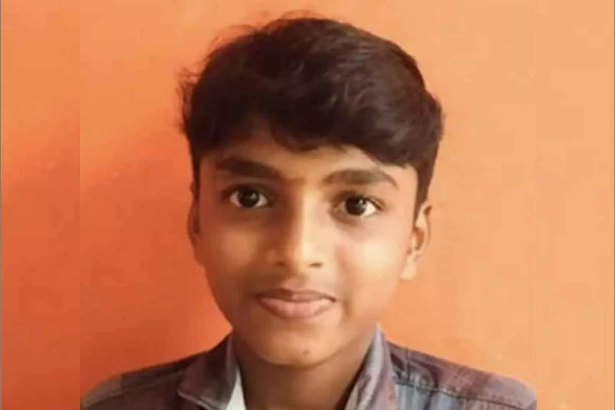 പുള്ളിപ്പുലി ആക്രമിച്ചതല്ല;15കാരനെ കുളത്തിൽ മരിച്ചനിലയിൽ കണ്ടെത്തിയത് കൊലപാതകം; തലയിൽ വെട്ടേറ്റ മൂന്ന് മുറിവുകൾ