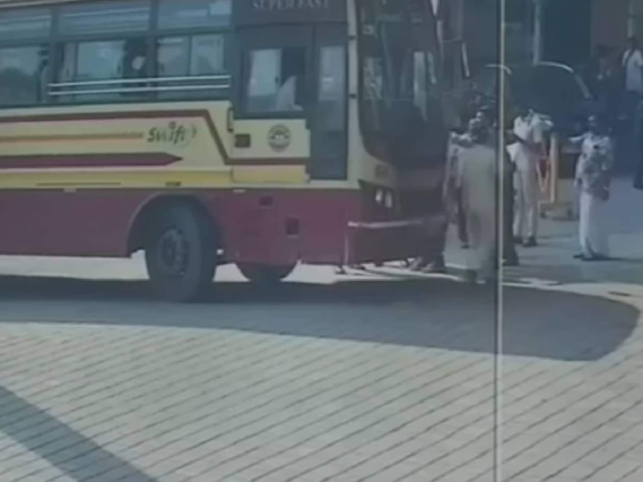 അപസ്മാരമുണ്ടായ പിഞ്ചുകുഞ്ഞിനെ  ആശുപത്രിയിലെത്തിച്ച് KSRTC  ബസ് ഡ്രൈവറും കണ്ടക്ടറും