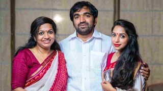 മറിയ ഉമ്മനും അച്ചു ഉമ്മനും ഒപ്പം ചാണ്ടി ഉമ്മൻ