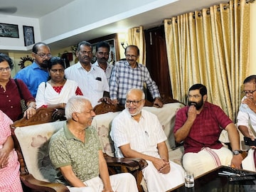 സിപിഎം നേതാക്കളുടെ ഭവന സന്ദർശനം തുടങ്ങി സിപിഎം നേതാക്കളുടെ ഭവന സന്ദർശനം തുടങ്ങി