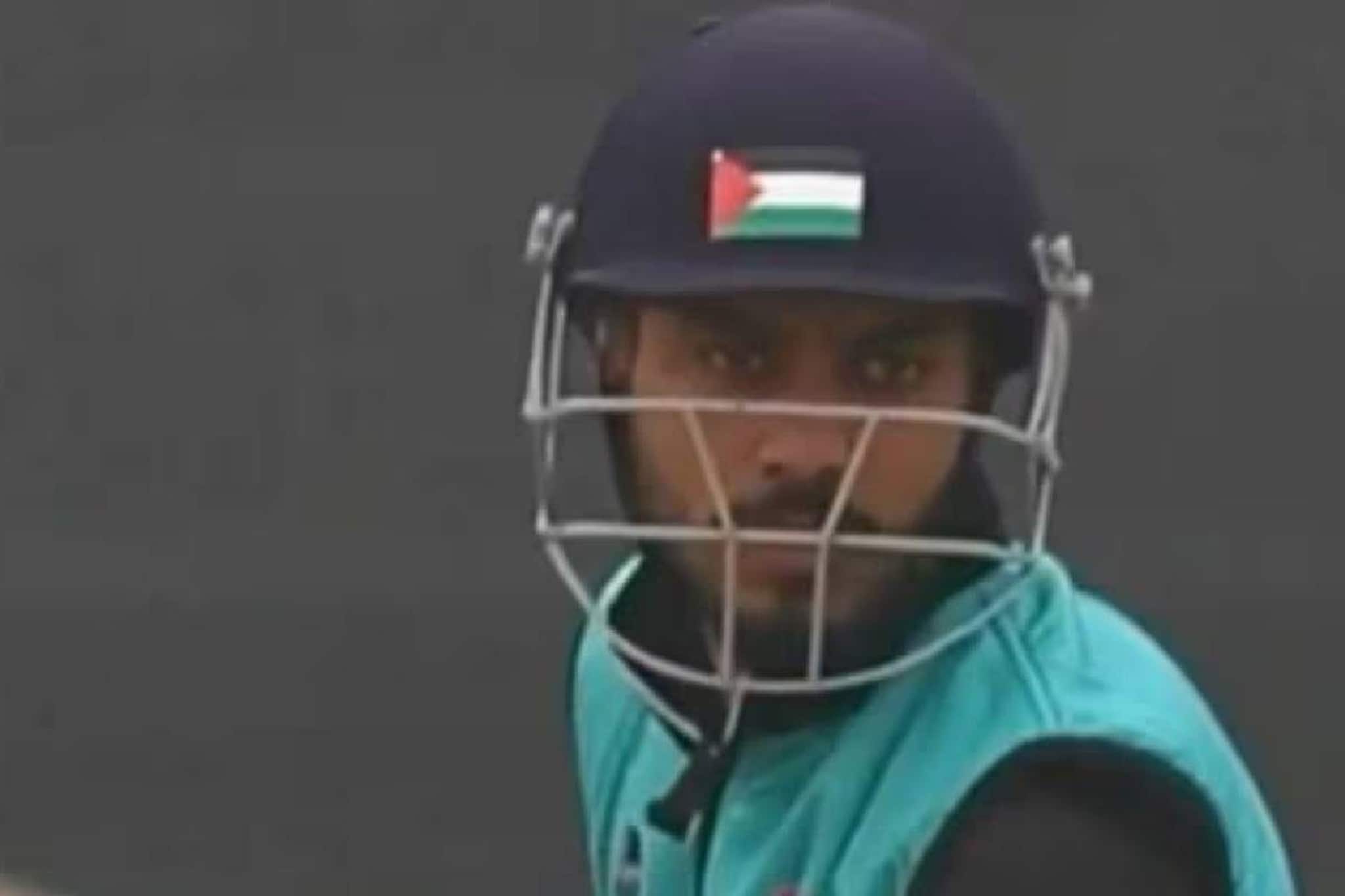 ക്രിക്കറ്റ് ടൂർണമെന്റിൽ പലസ്തീൻ പതാകയുള്ള ഹെൽമെറ്റ്; ജമ്മു കാശ്മീർ പൊലീസ് അന്വേഷണമാരംഭിച്ചു ക്രിക്കറ്റ് ടൂർണമെന്റിൽ പലസ്തീൻ പതാകയുള്ള ഹെൽമെറ്റ്; ജമ്മു കാശ്മീർ പൊലീസ് അന്വേഷണമാരംഭിച്ചു