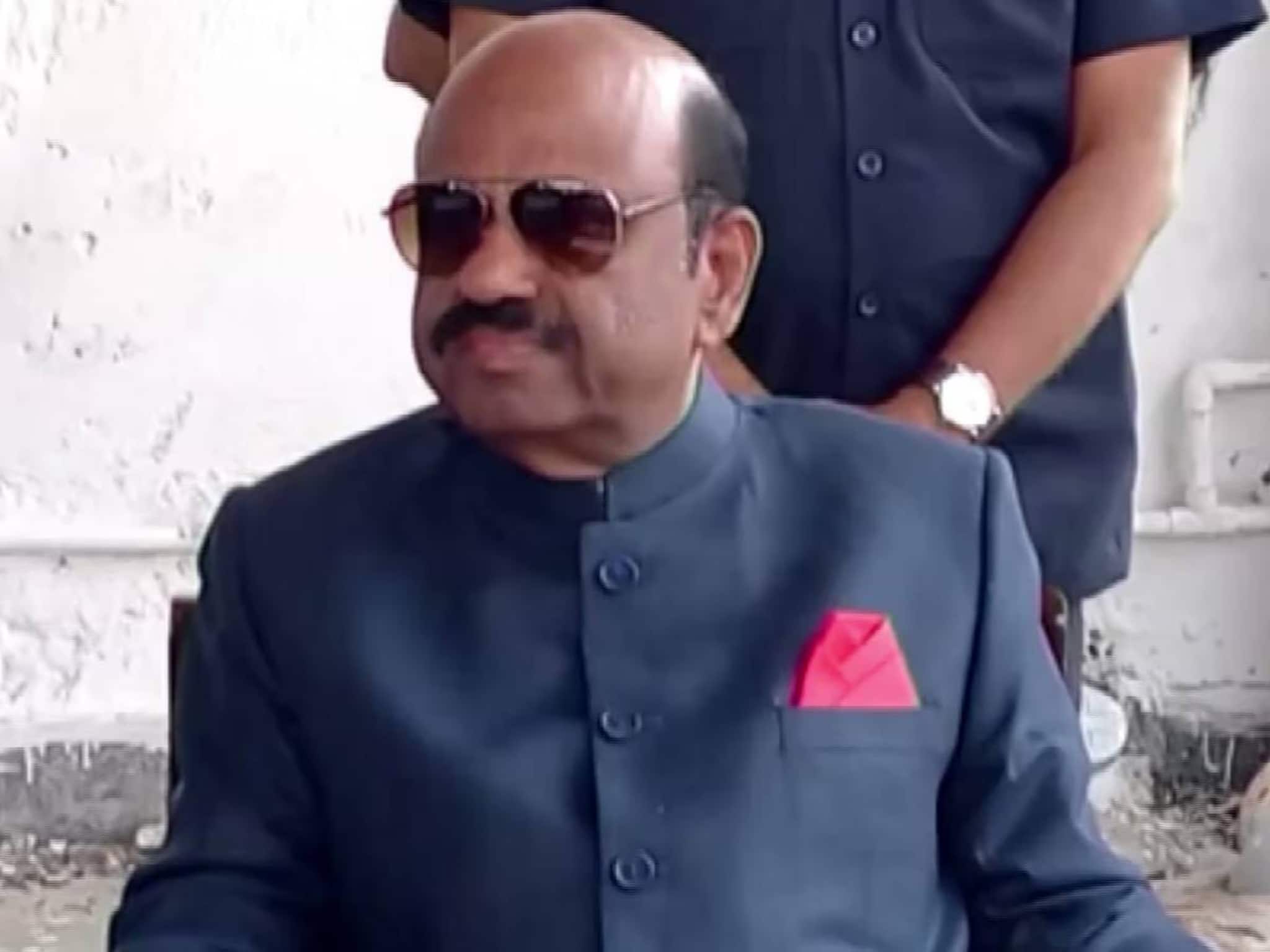 മന്നം സമാധിയില് പുഷ്പാർച്ചന നടത്താൻ അനുവദിച്ചില്ലെന്ന് ഗവർണര് ആനന്ദബോസ്; അങ്ങനെയൊരു സംഭവമേയില്ലെന്ന് NSS മന്നം സമാധിയില് പുഷ്പാർച്ചന നടത്താൻ അനുവദിച്ചില്ലെന്ന് ഗവർണര് ആനന്ദബോസ്; അങ്ങനെയൊരു സംഭവമേയില്ലെന്ന് NSS