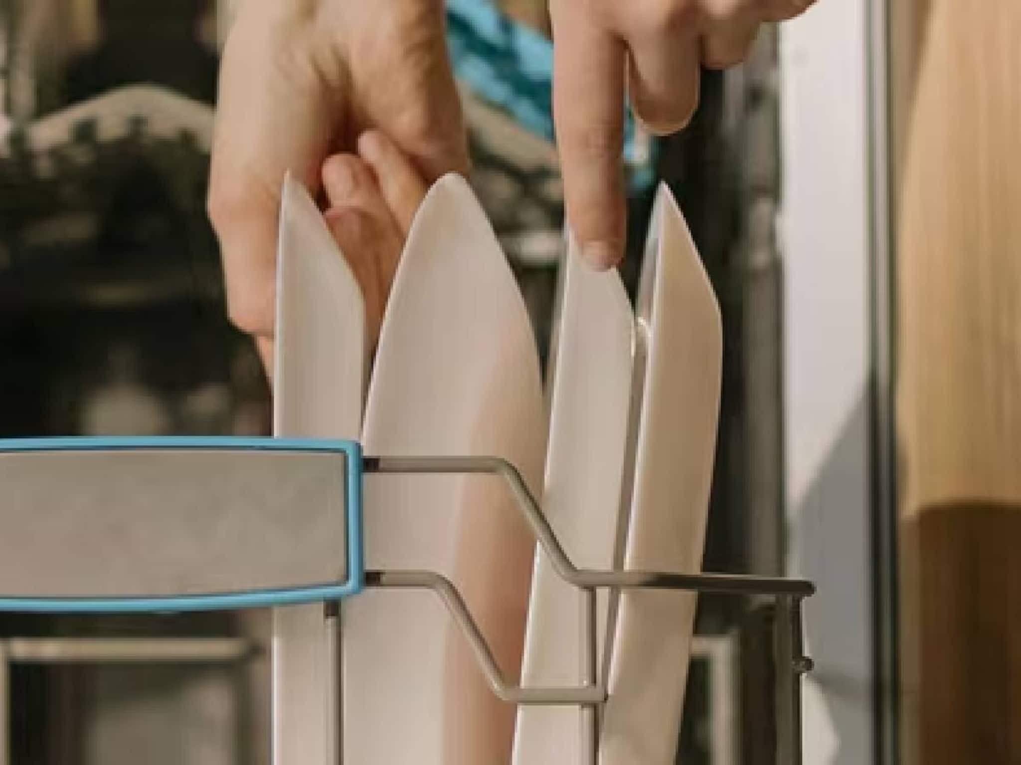 പാത്രം കഴുകി നടുവൊടിഞ്ഞ ഭാര്യ ഡിഷ് വാഷര്‍ വാങ്ങി സർപ്രൈസ് നൽകി; കലിപൂണ്ട ഭര്‍ത്താവ് വീട് അടിച്ചുതകര്‍ത്തു