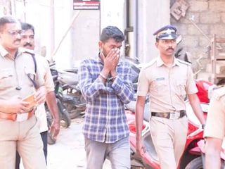 പ്രതി ഷിജിലുമായി പോലീസ്