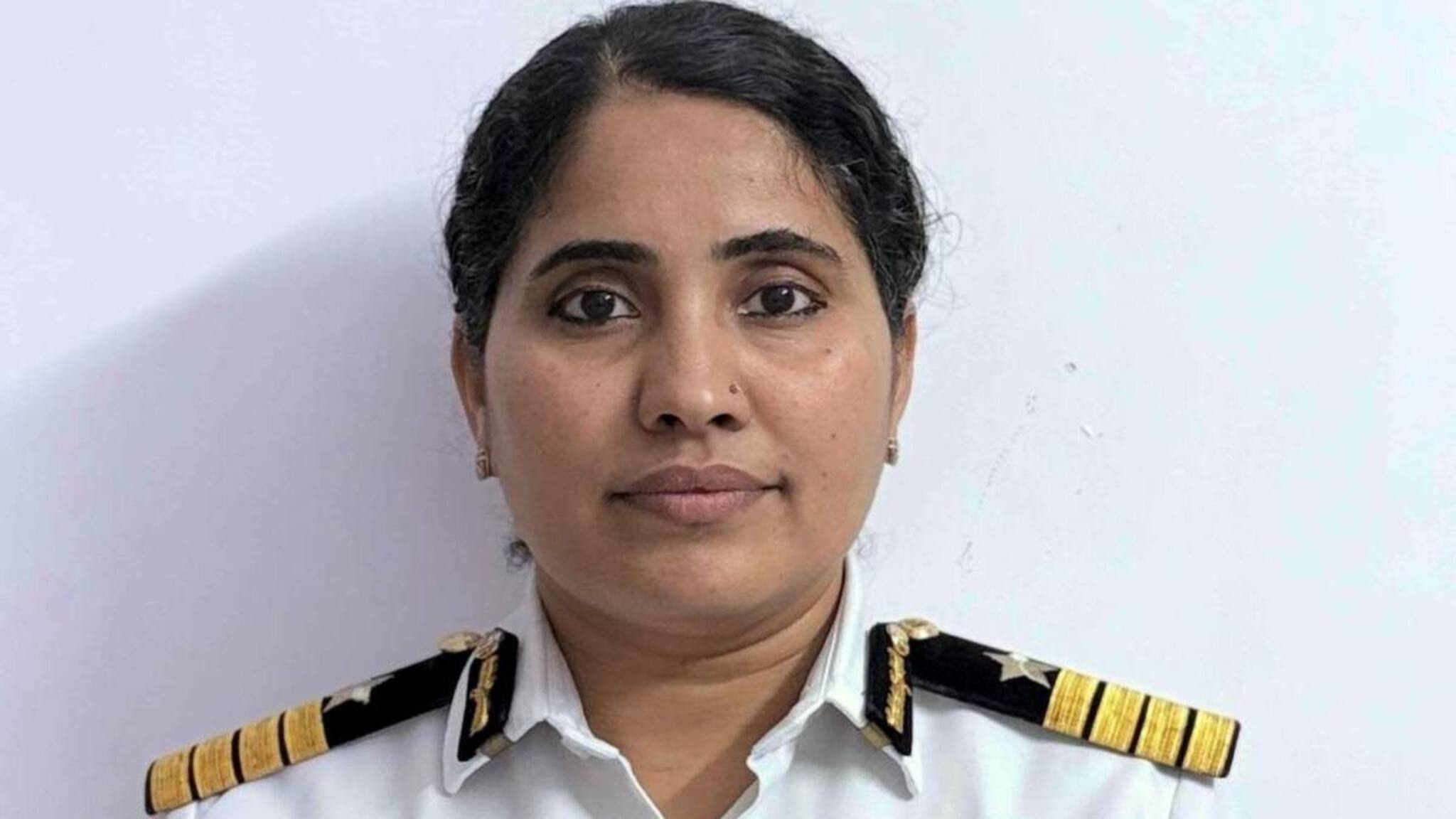 തിരുവനന്തപുരം സ്വദേശിനി കോസ്റ്റ് ഗാർഡ് കമാൻഡ‍ന്റ് ഇന്ദു പി നായർക്ക് രാഷ്ട്രപതിയുടെ തത്രക്ഷക് മെഡൽ