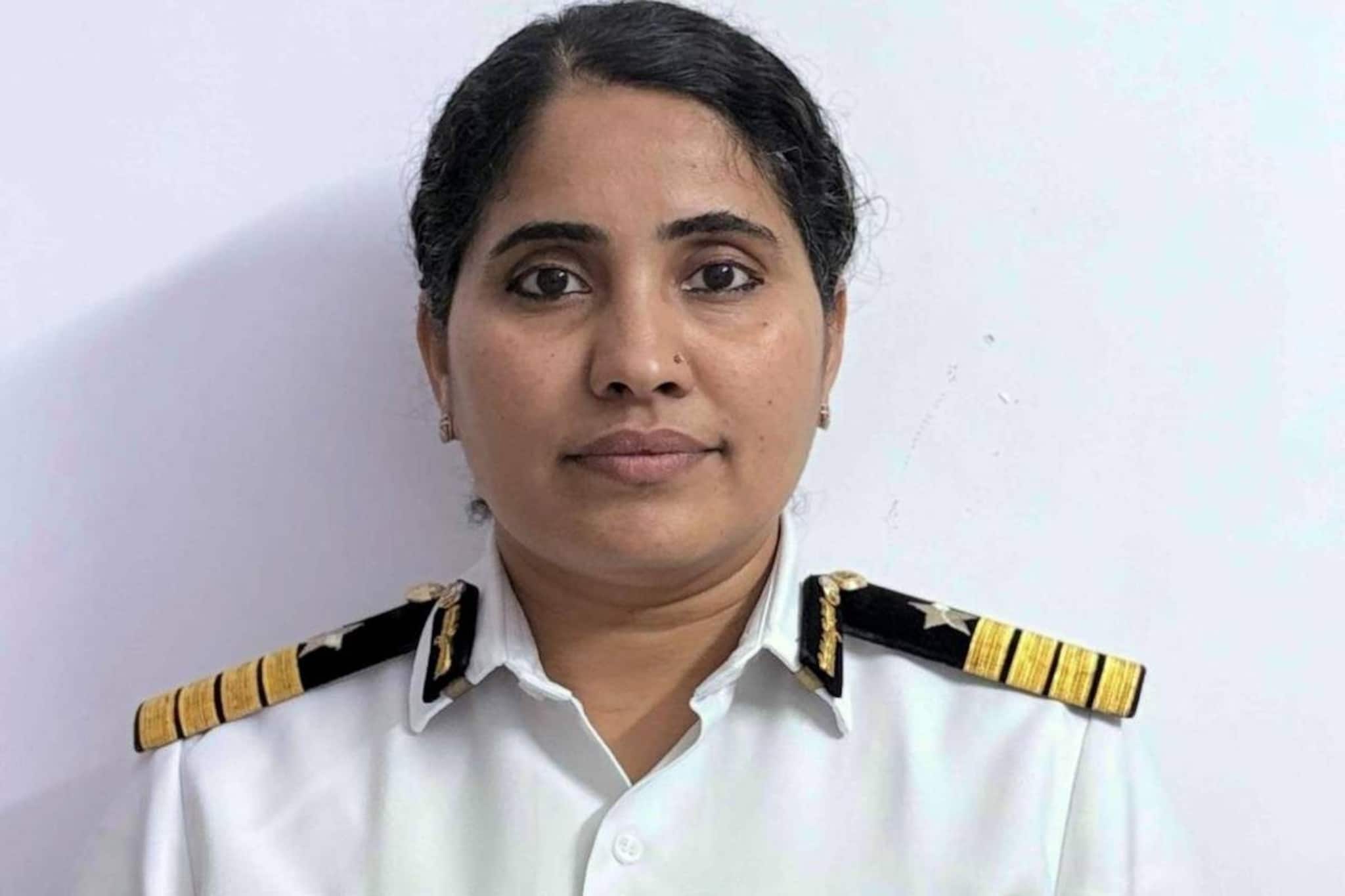 തിരുവനന്തപുരം സ്വദേശിനി കോസ്റ്റ് ഗാർഡ് കമാൻഡന്റ് ഇന്ദു പി നായർക്ക് രാഷ്ട്രപതിയുടെ തത്രക്ഷക് മെഡൽ തിരുവനന്തപുരം സ്വദേശിനി കോസ്റ്റ് ഗാർഡ് കമാൻഡന്റ് ഇന്ദു പി നായർക്ക് രാഷ്ട്രപതിയുടെ തത്രക്ഷക് മെഡൽ