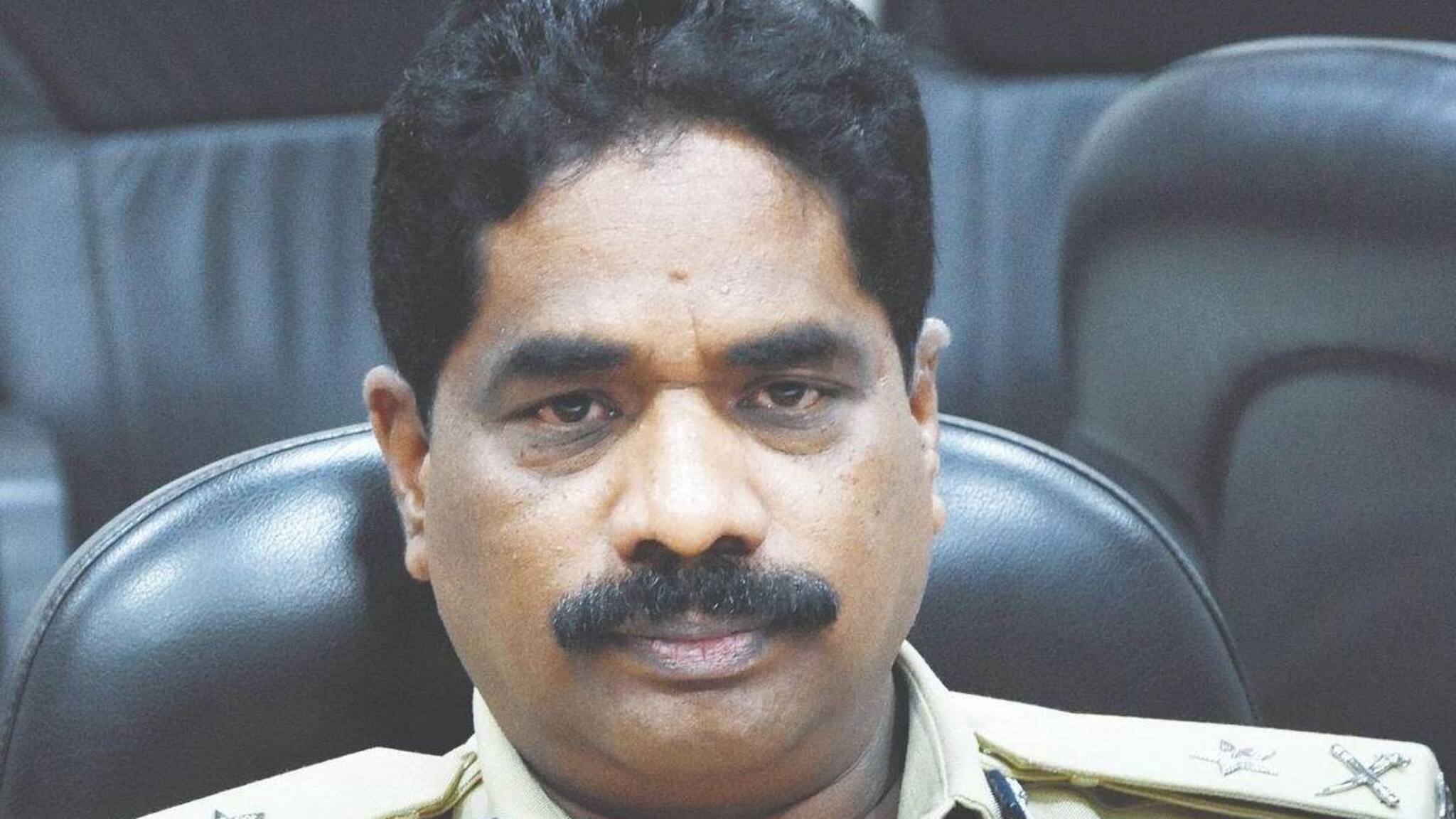 ഓഫീസ് മുറിയിൽ യുവതിയുമായി ശൃംഗാരം; കർണാടക ഡിജിപിക്ക് സസ്പെൻഷൻ