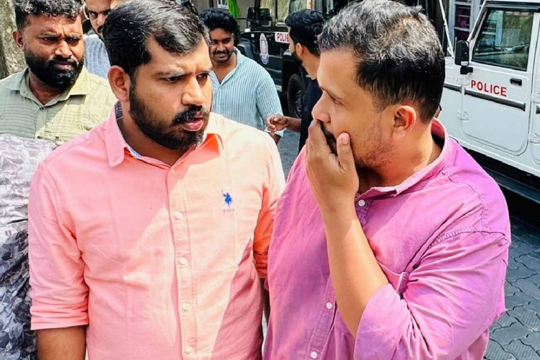 തെറ്റ് തിരുത്തിയെന്ന് അസ്ലം മുഹമ്മദ്, പരാതി പിൻവലിക്കുന്നതായി ലിന്റോ ജോസഫ്; അവഹേളിച്ച യുവാവിനെ കെട്ടിപ്പിടിച്ച് MLA തെറ്റ് തിരുത്തിയെന്ന് അസ്ലം മുഹമ്മദ്, പരാതി പിൻവലിക്കുന്നതായി ലിന്റോ ജോസഫ്; അവഹേളിച്ച യുവാവിനെ കെട്ടിപ്പിടിച്ച് MLA