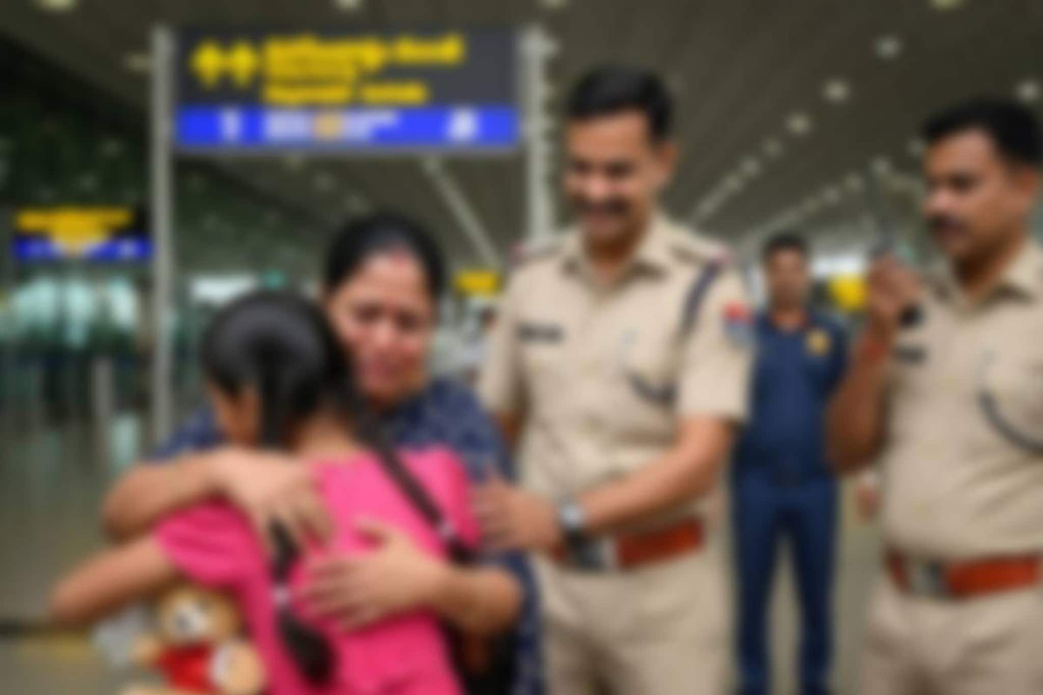 ടൂർ പോകാൻ സമ്മതിക്കാത്തതിന് തിരുവനന്തപുരത്തുനിന്ന് വീടുവിട്ടിറങ്ങിയ 14 കാരി ഹൈദരാബാദിൽ ടൂർ പോകാൻ സമ്മതിക്കാത്തതിന് തിരുവനന്തപുരത്തുനിന്ന് വീടുവിട്ടിറങ്ങിയ 14 കാരി ഹൈദരാബാദിൽ