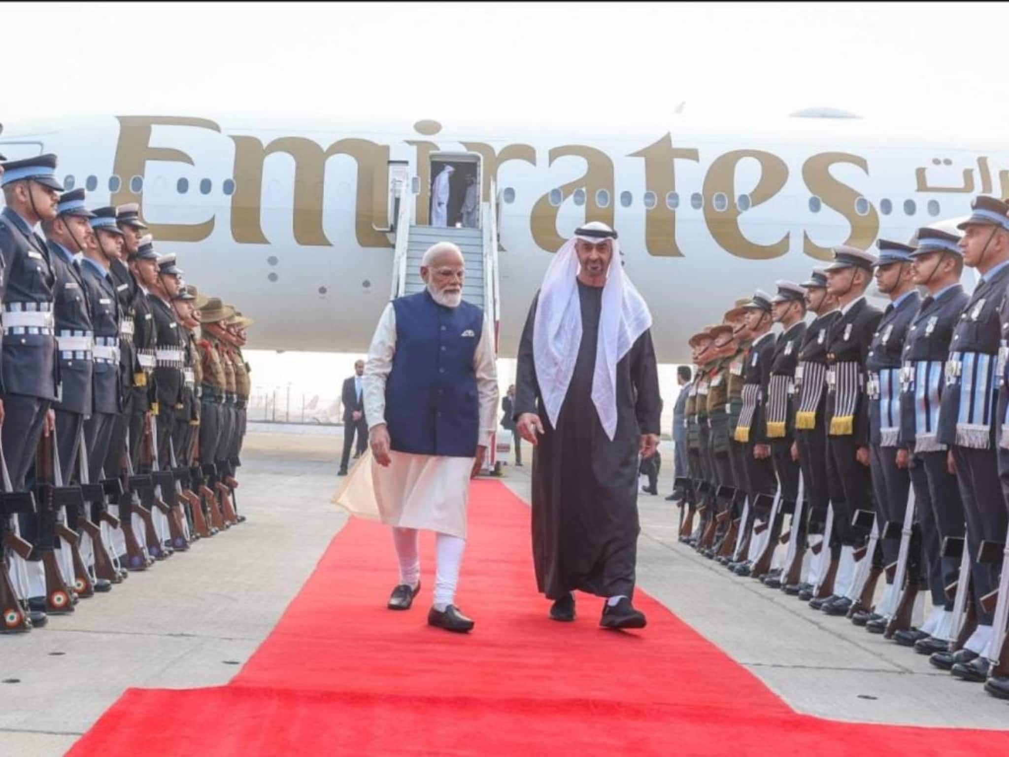 യുഎഇ പ്രസിഡന്റ് ഷെയ്ഖ് മുഹമ്മദ് ബിൻ സായിദ് അൽ നഹ്യാന് ഡൽഹി വിമാനത്താവളത്തിൽ ഊഷ്മള സ്വീകരണം നൽകി പ്രധാനമന്ത്രി മോദി