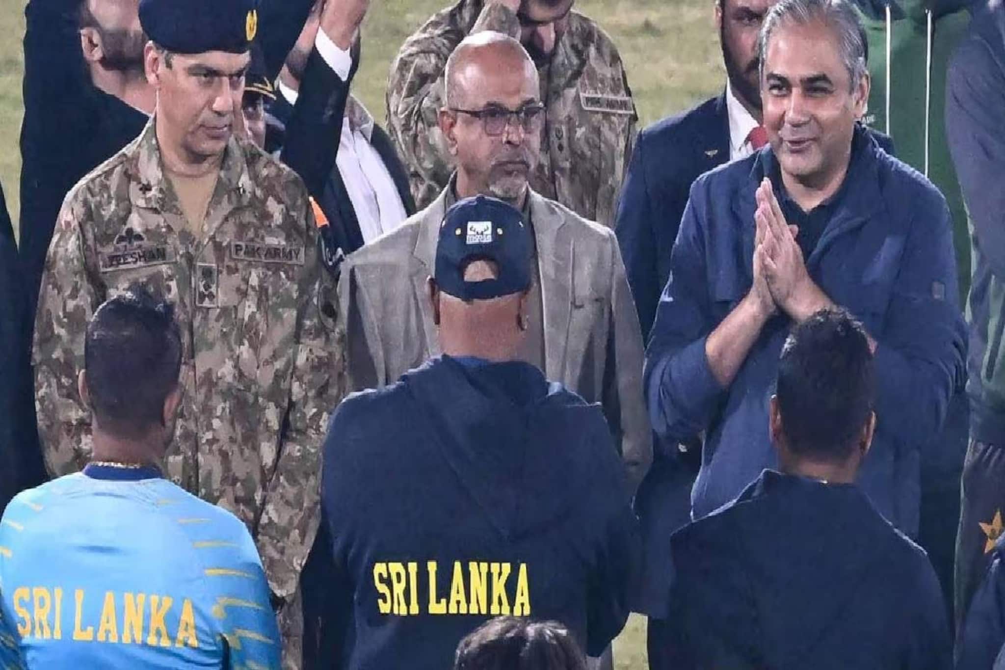 'അതിനുള്ള ധൈര്യം അവർക്കില്ല'; പാകിസ്ഥാന്റെ ലോകകപ്പ് ബഹിഷ്കരണ ഭീഷണിയിൽ ഇന്ത്യൻ താരം 'അതിനുള്ള ധൈര്യം അവർക്കില്ല'; പാകിസ്ഥാന്റെ ലോകകപ്പ് ബഹിഷ്കരണ ഭീഷണിയിൽ ഇന്ത്യൻ താരം