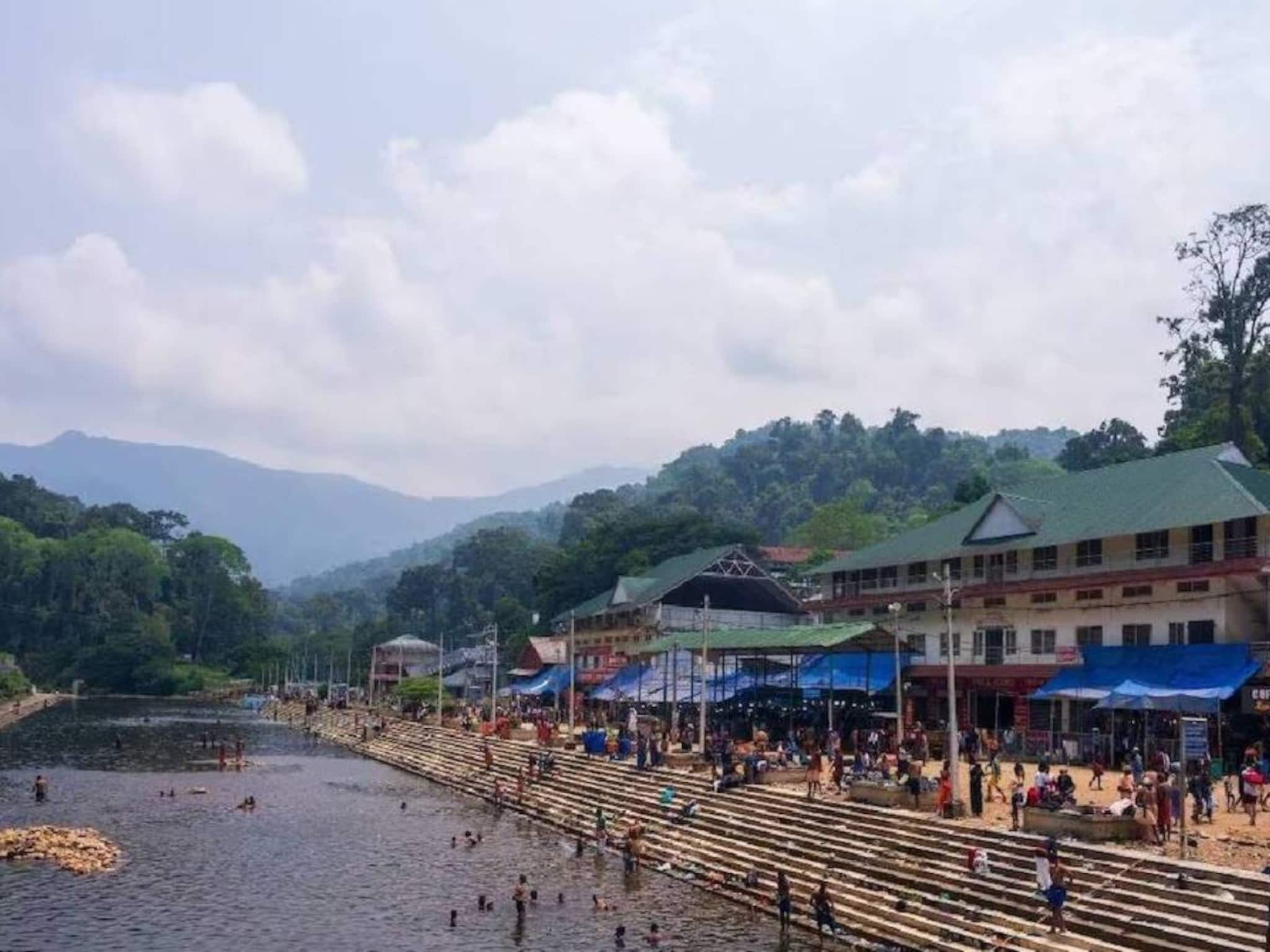 കേന്ദ്രം എന്തു ചെയ്തു? പമ്പയിൽ ഒഴുകുന്നത് തീട്ടക്കണ്ടിയല്ലേ എന്ന സുകുമാരൻ നായരുടെ ചോദ്യത്തിന് മറുപടിയോ ക്ലീൻ‌ പമ്പ